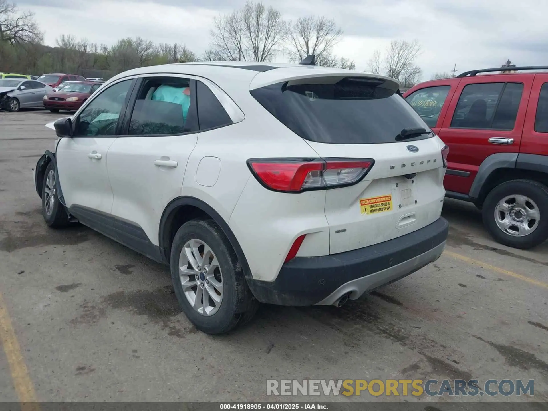 3 fotografías del automóvil dañado 1FMCU9G61NUA61028 FORD ESCAPE 2022