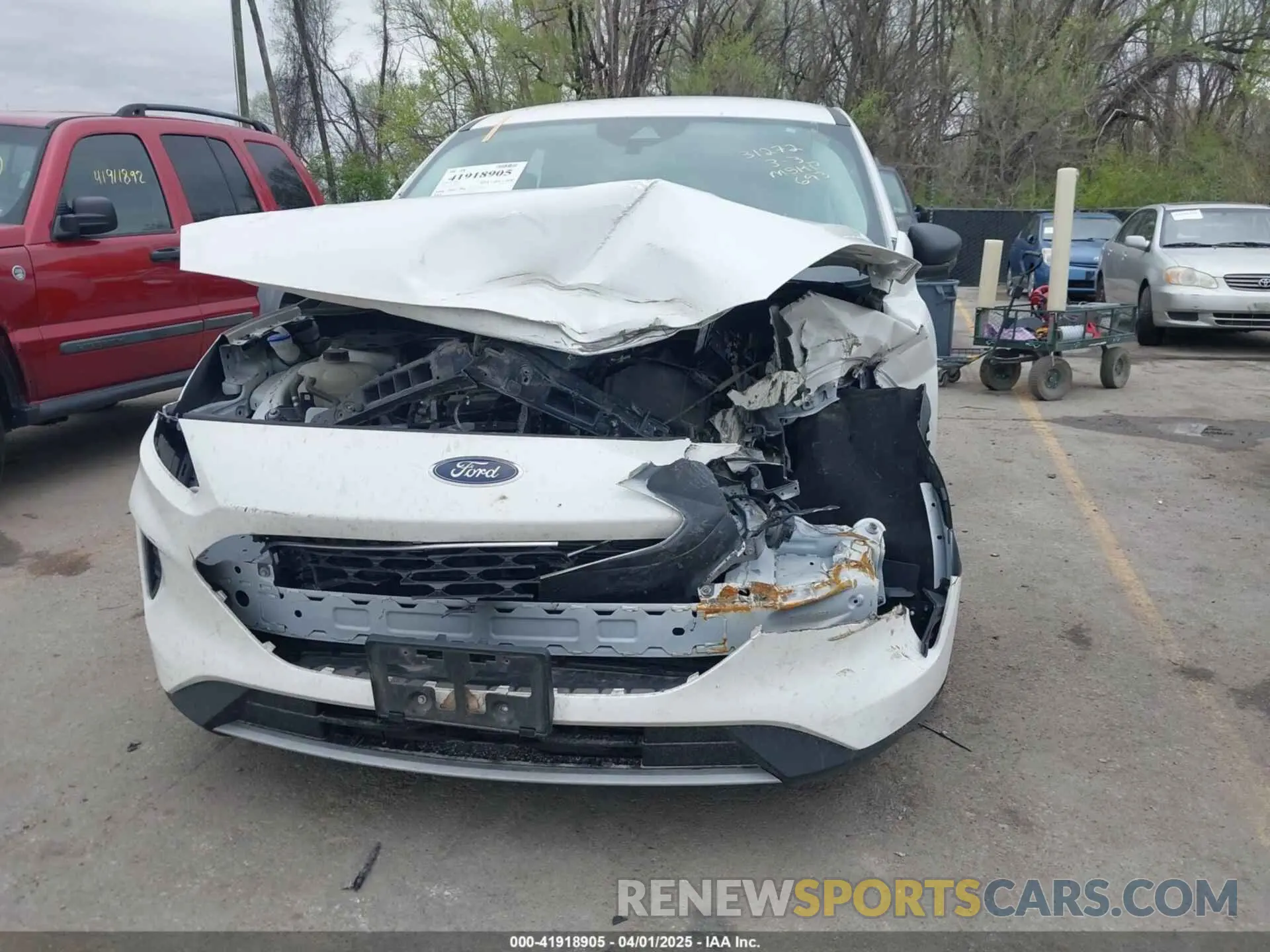 6 fotografías del automóvil dañado 1FMCU9G61NUA61028 FORD ESCAPE 2022