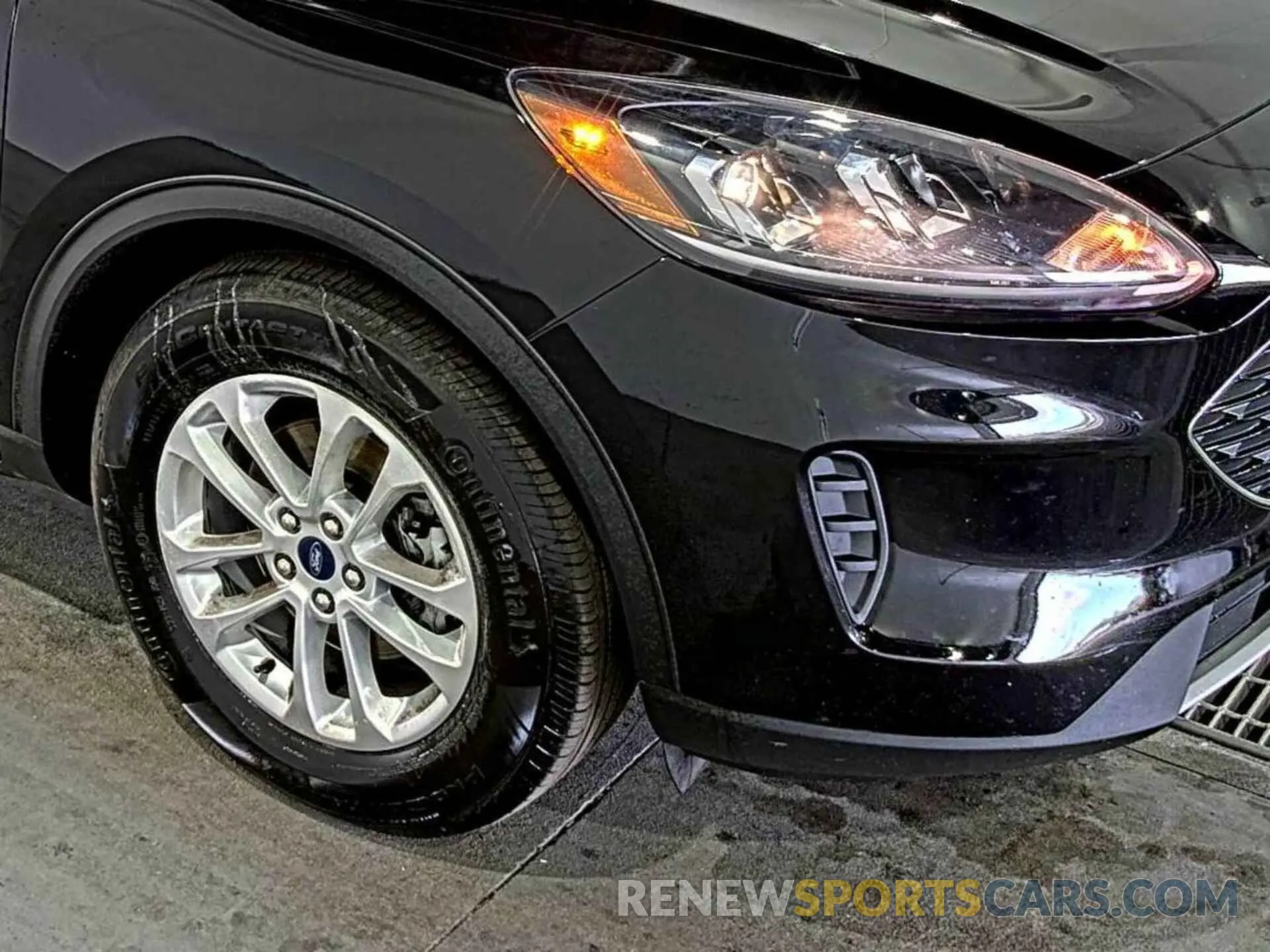 3 fotografías del automóvil dañado 1FMCU9G61NUB30218 FORD ESCAPE 2022