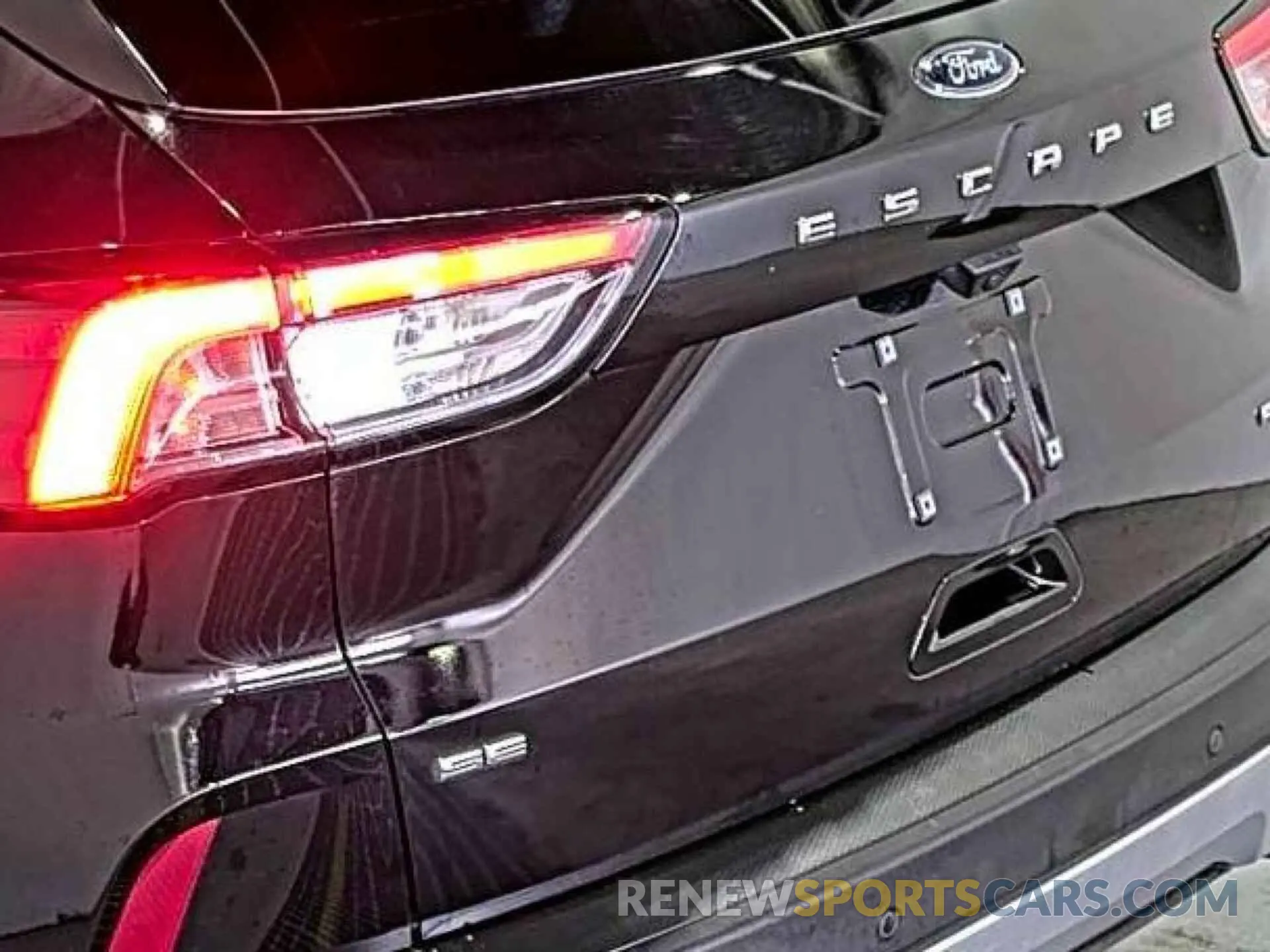 5 fotografías del automóvil dañado 1FMCU9G61NUB30218 FORD ESCAPE 2022