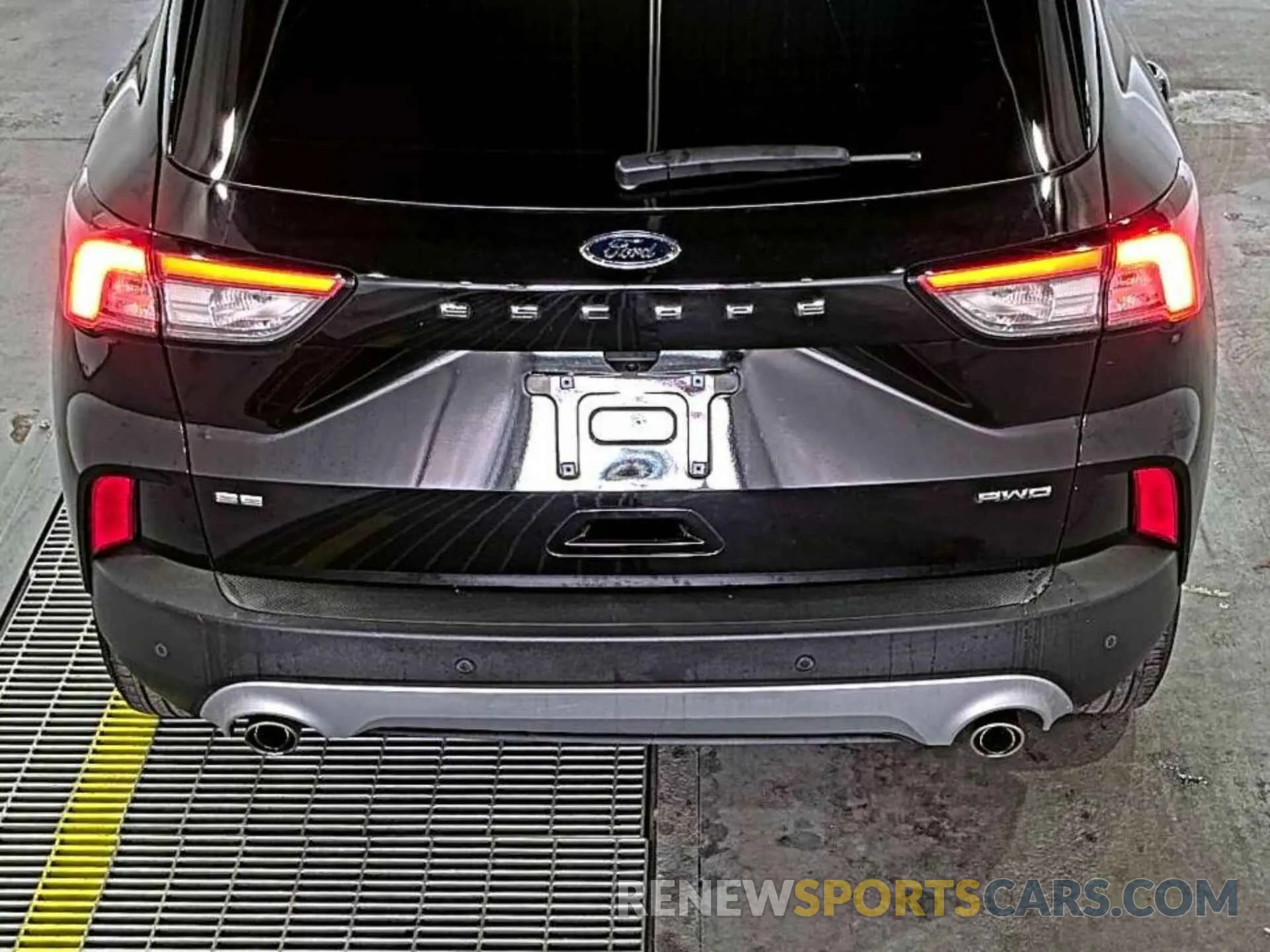 8 fotografías del automóvil dañado 1FMCU9G61NUB30218 FORD ESCAPE 2022