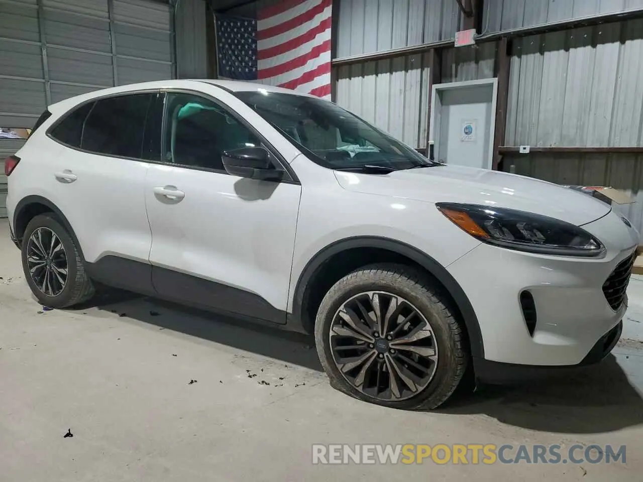 4 fotografías del automóvil dañado 1FMCU9G61NUB37377 FORD ESCAPE 2022