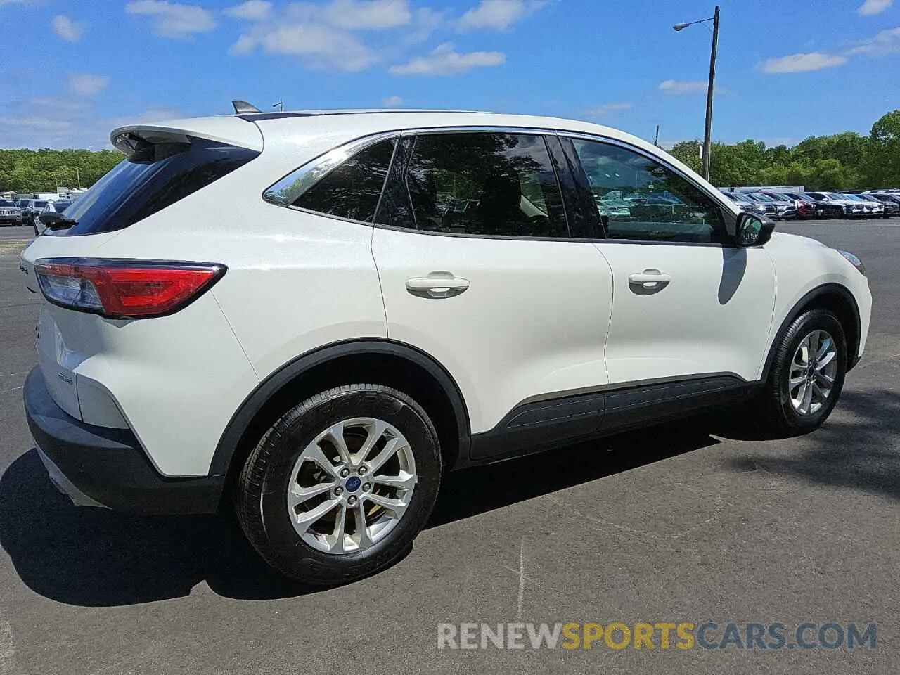 3 fotografías del automóvil dañado 1FMCU9G62NUA60454 FORD ESCAPE 2022