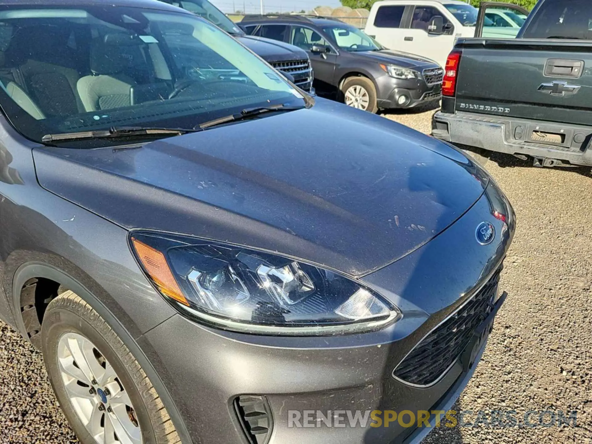 2 fotografías del automóvil dañado 1FMCU9G62NUA64441 FORD ESCAPE 2022
