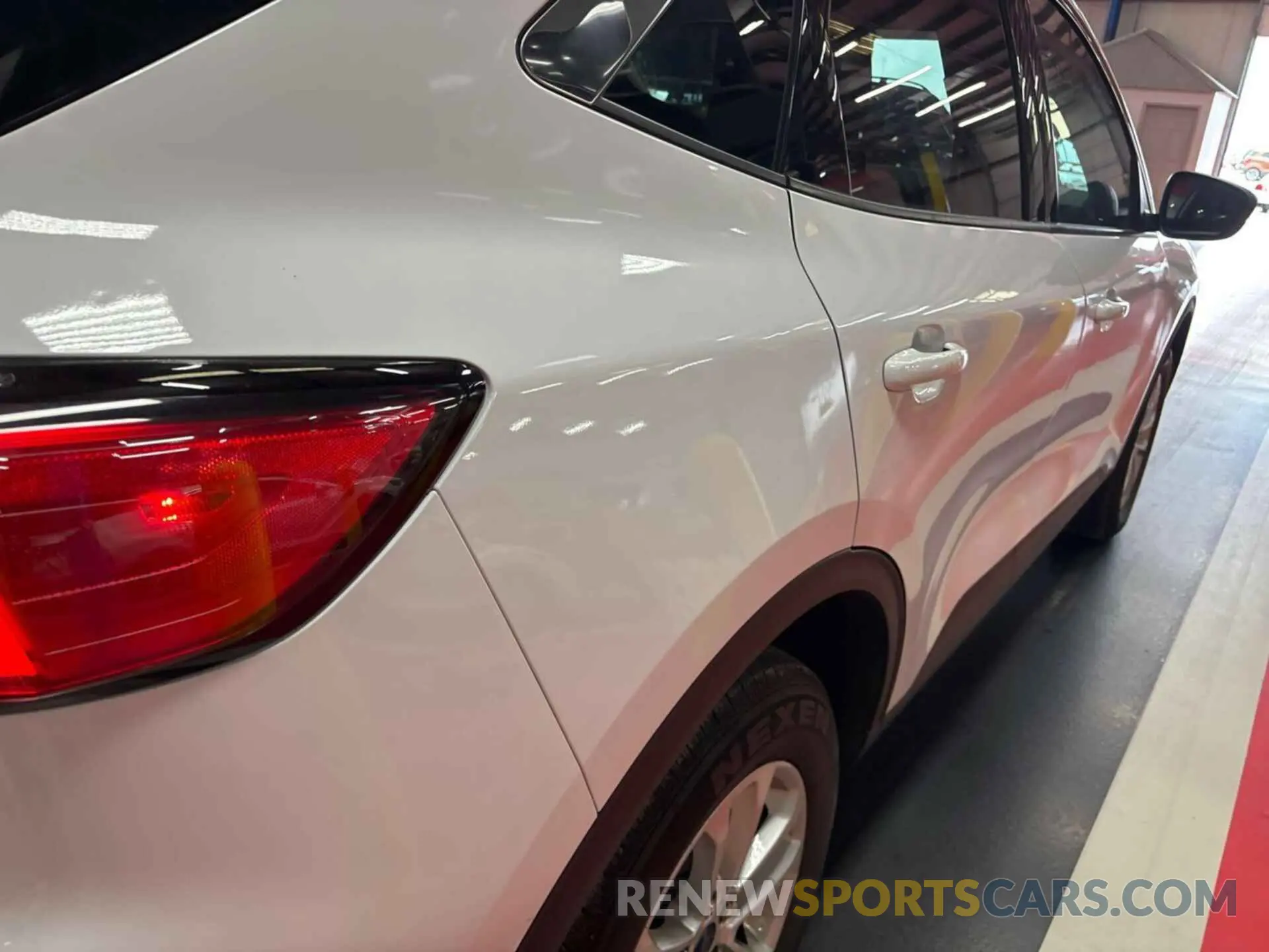 27 fotografías del automóvil dañado 1FMCU9G62NUA68005 FORD ESCAPE 2022