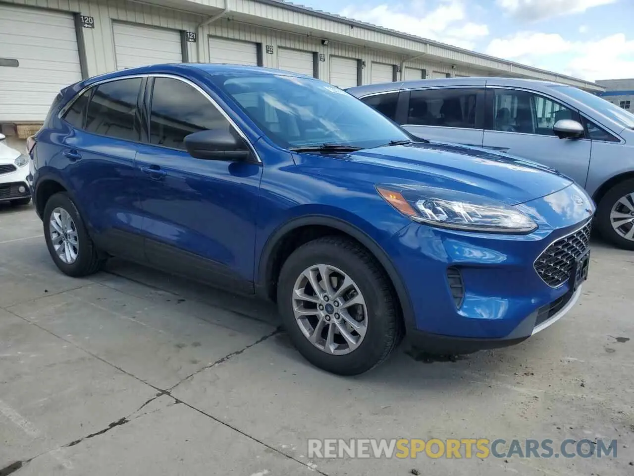 4 fotografías del automóvil dañado 1FMCU9G62NUA70112 FORD ESCAPE 2022