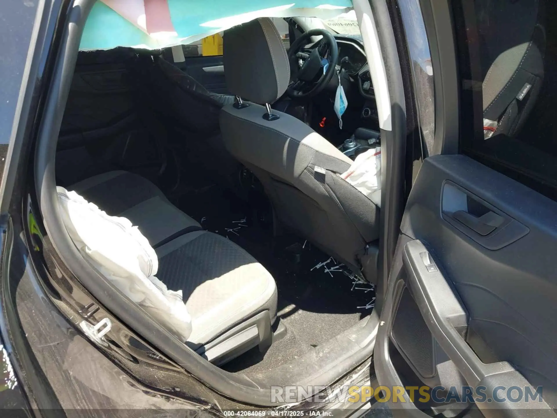 8 fotografías del automóvil dañado 1FMCU9G63NUB37820 FORD ESCAPE 2022