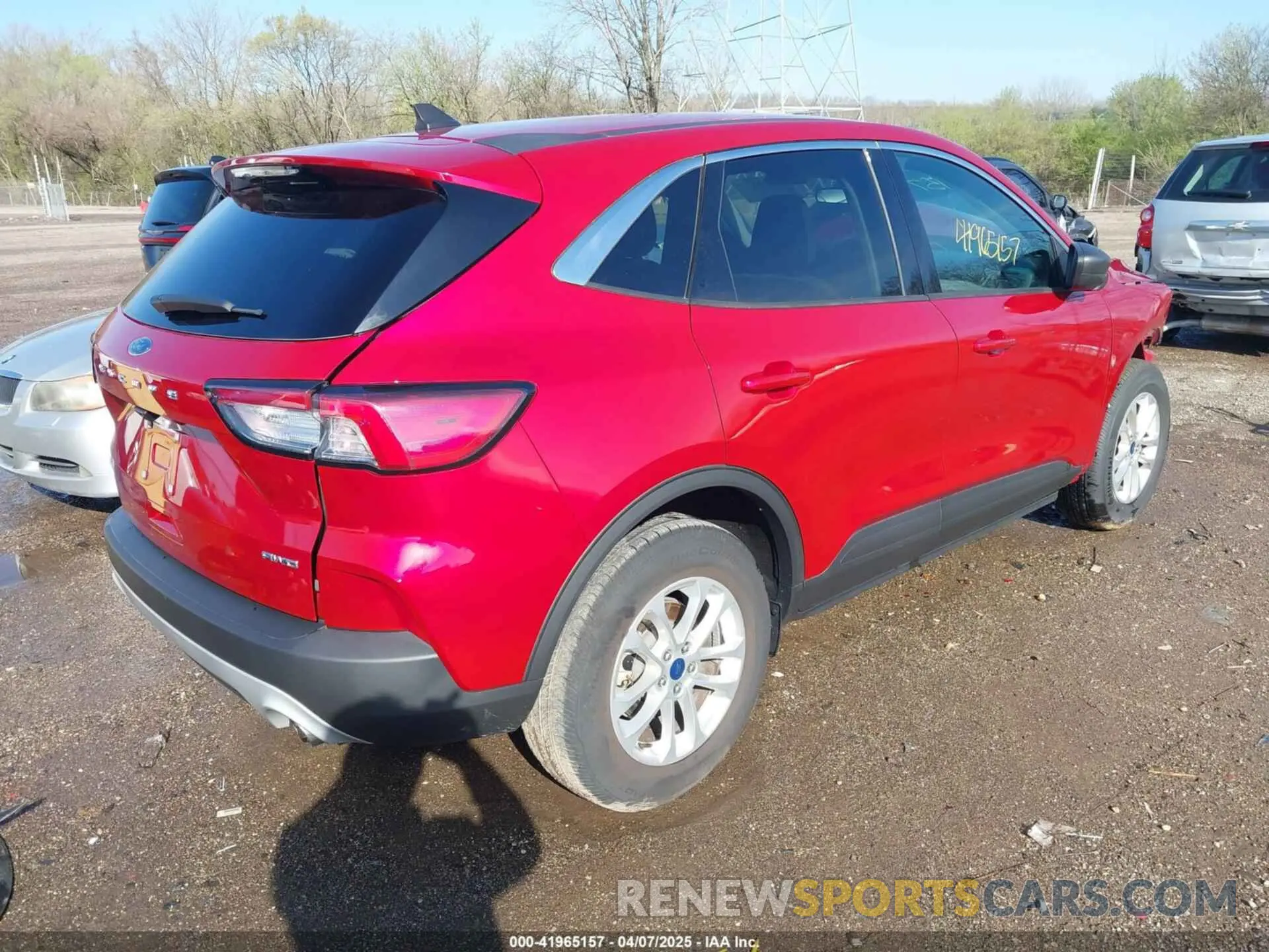 4 fotografías del automóvil dañado 1FMCU9G63NUB59896 FORD ESCAPE 2022