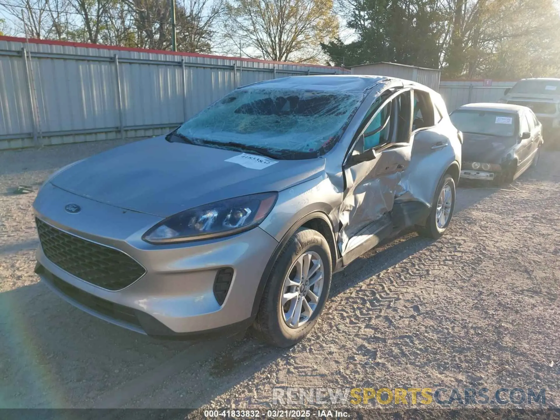 2 fotografías del automóvil dañado 1FMCU9G63NUC03637 FORD ESCAPE 2022