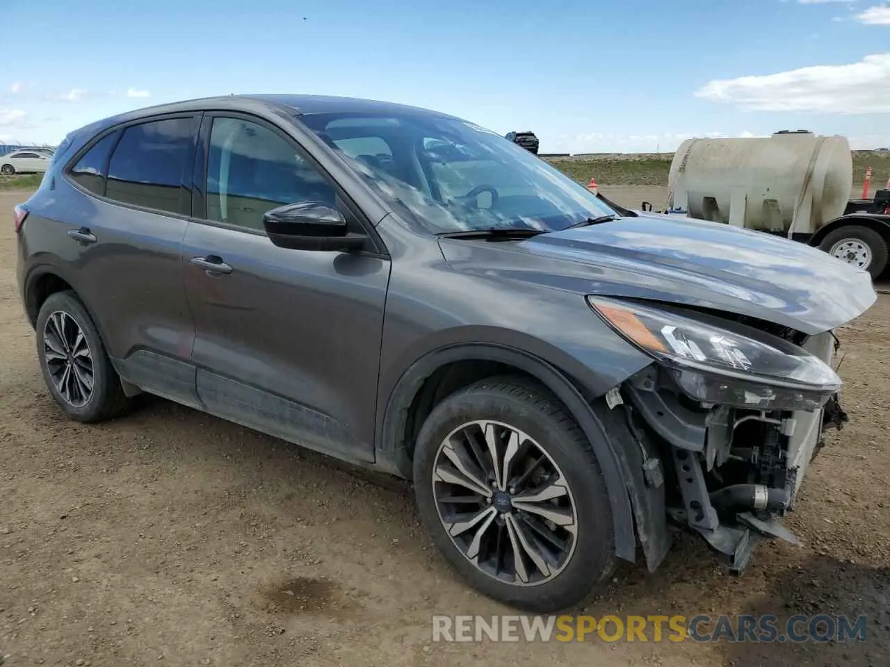 4 fotografías del automóvil dañado 1FMCU9G64NUA01602 FORD ESCAPE 2022
