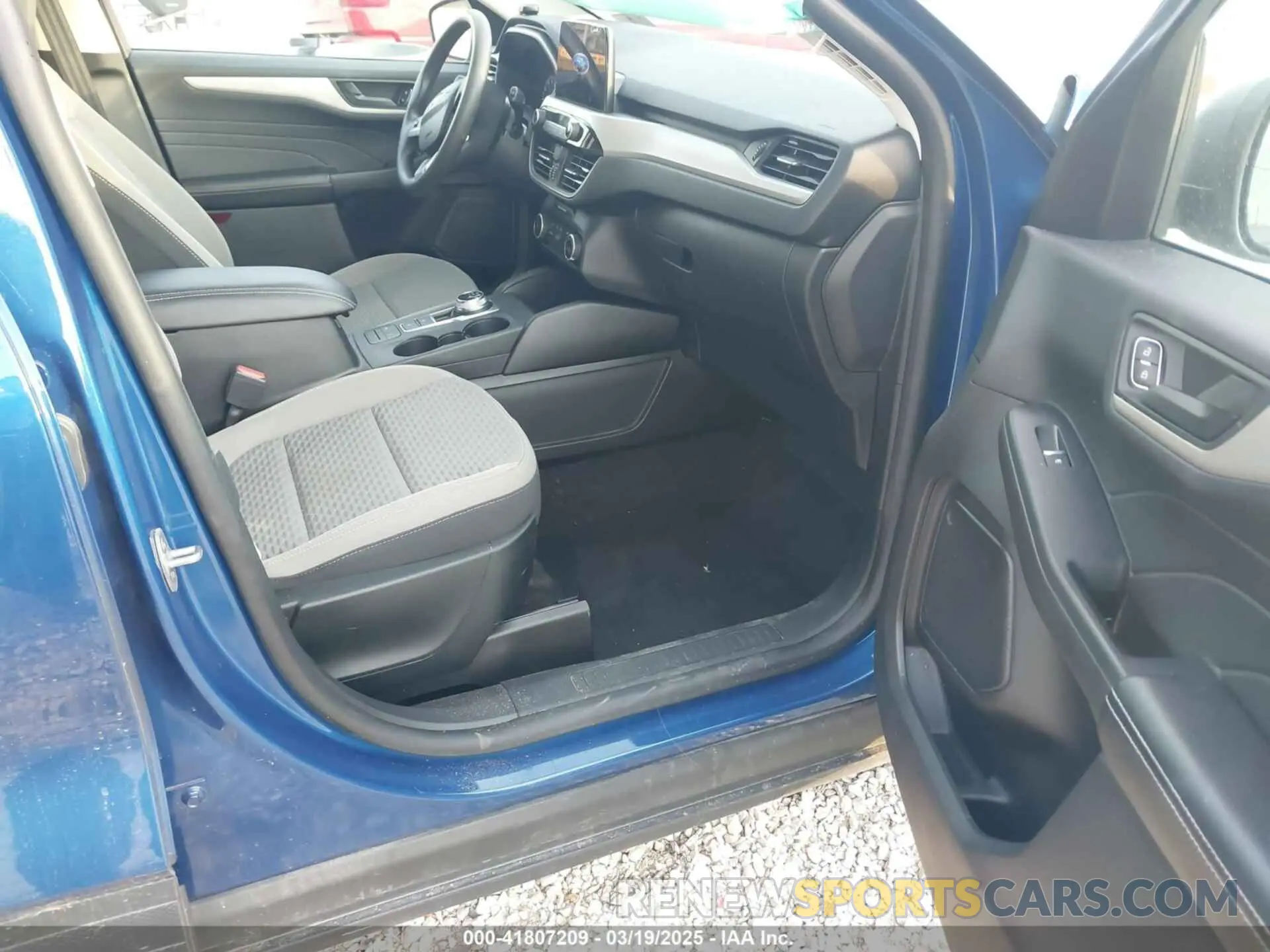 5 fotografías del automóvil dañado 1FMCU9G64NUA65087 FORD ESCAPE 2022