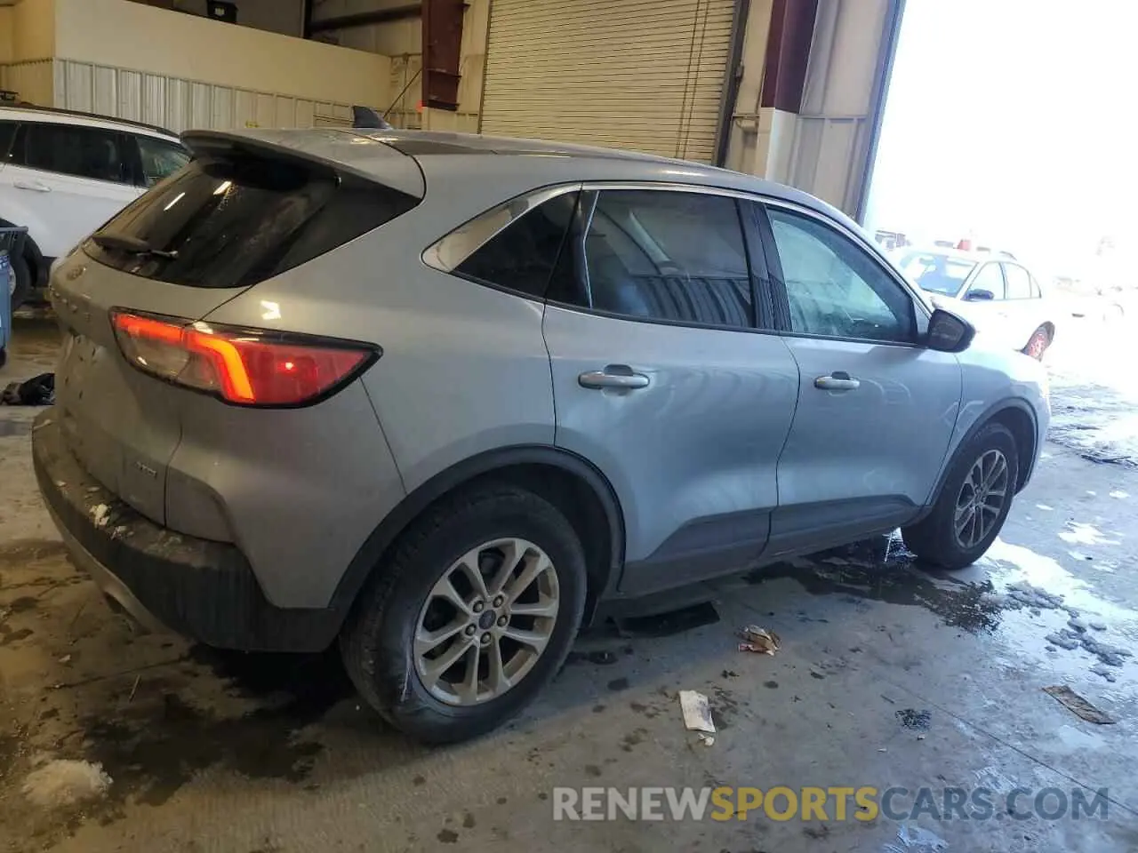 3 fotografías del automóvil dañado 1FMCU9G64NUB31220 FORD ESCAPE 2022