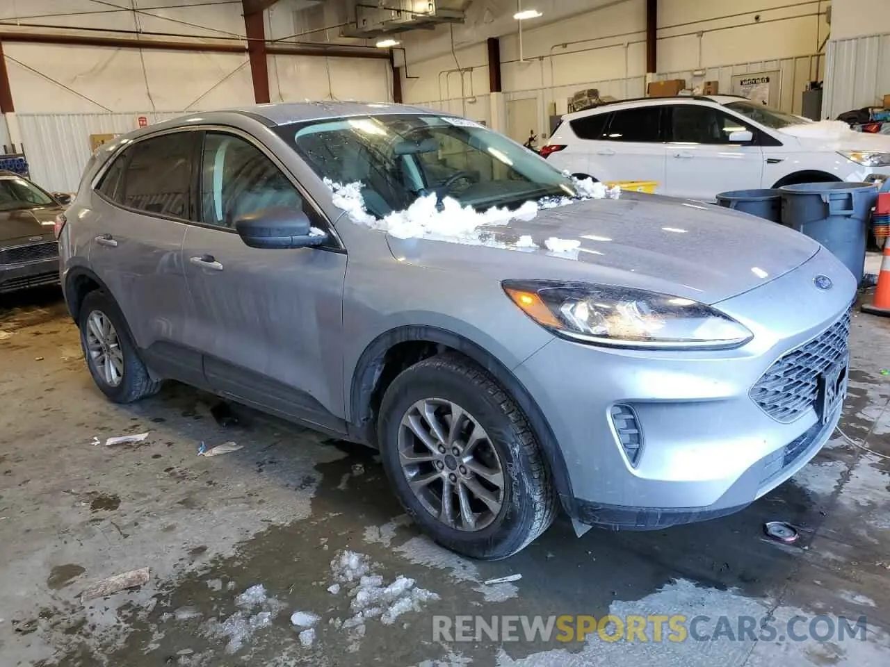 4 fotografías del automóvil dañado 1FMCU9G64NUB31220 FORD ESCAPE 2022
