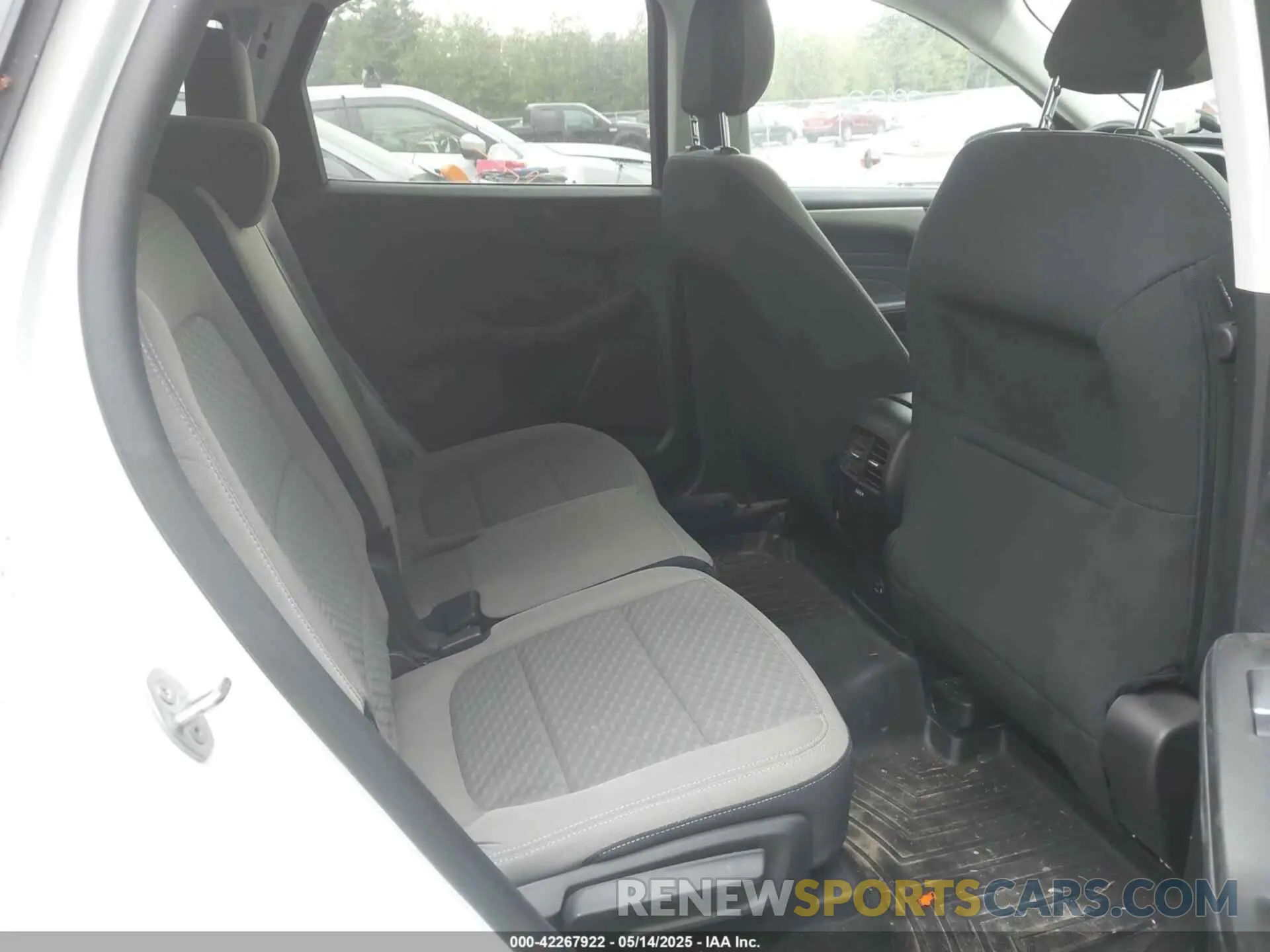 8 fotografías del automóvil dañado 1FMCU9G64NUB41262 FORD ESCAPE 2022