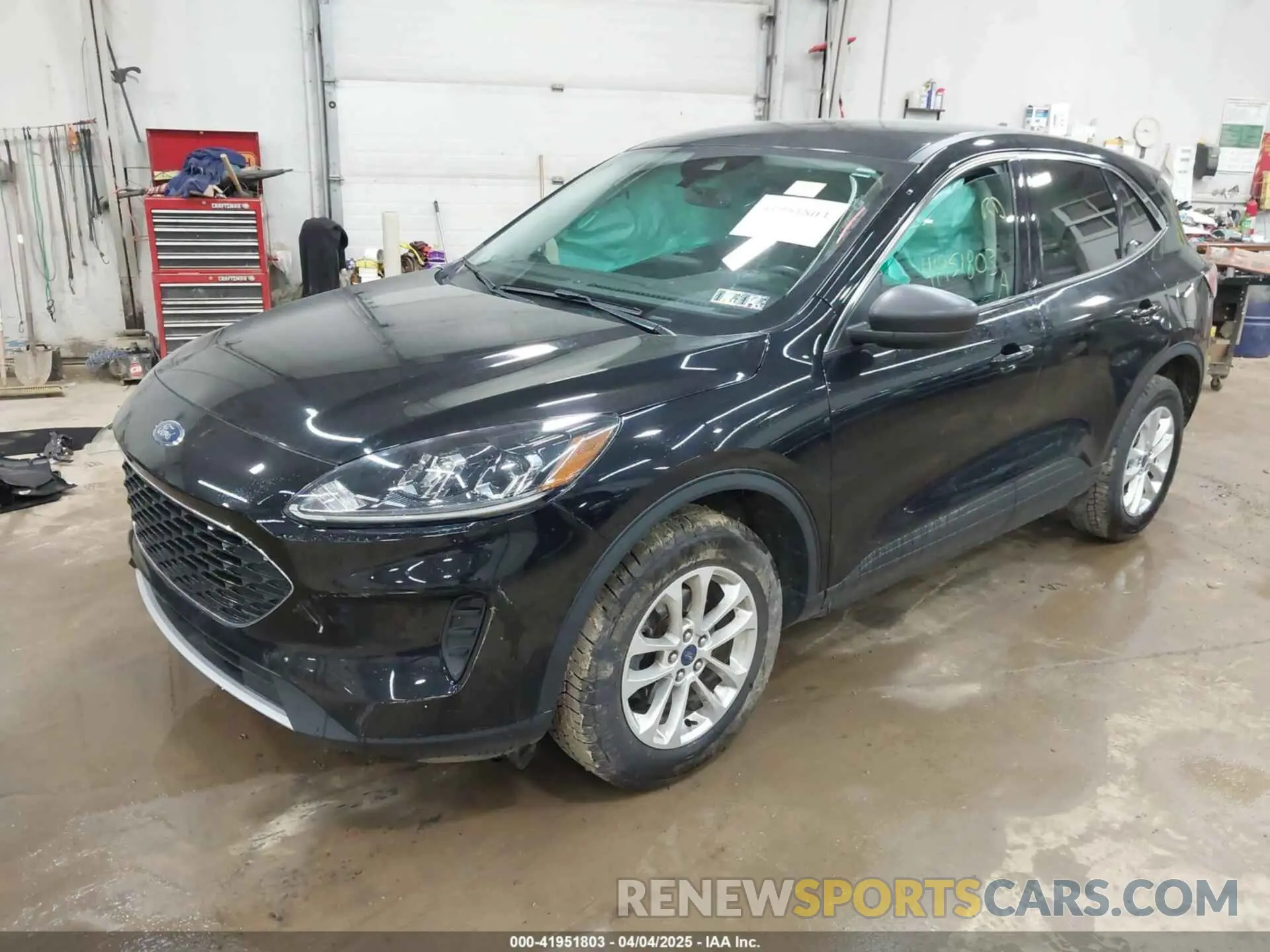 2 fotografías del automóvil dañado 1FMCU9G65NUA35547 FORD ESCAPE 2022
