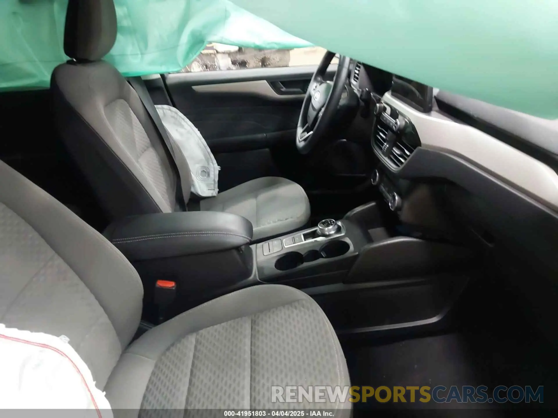 5 fotografías del automóvil dañado 1FMCU9G65NUA35547 FORD ESCAPE 2022