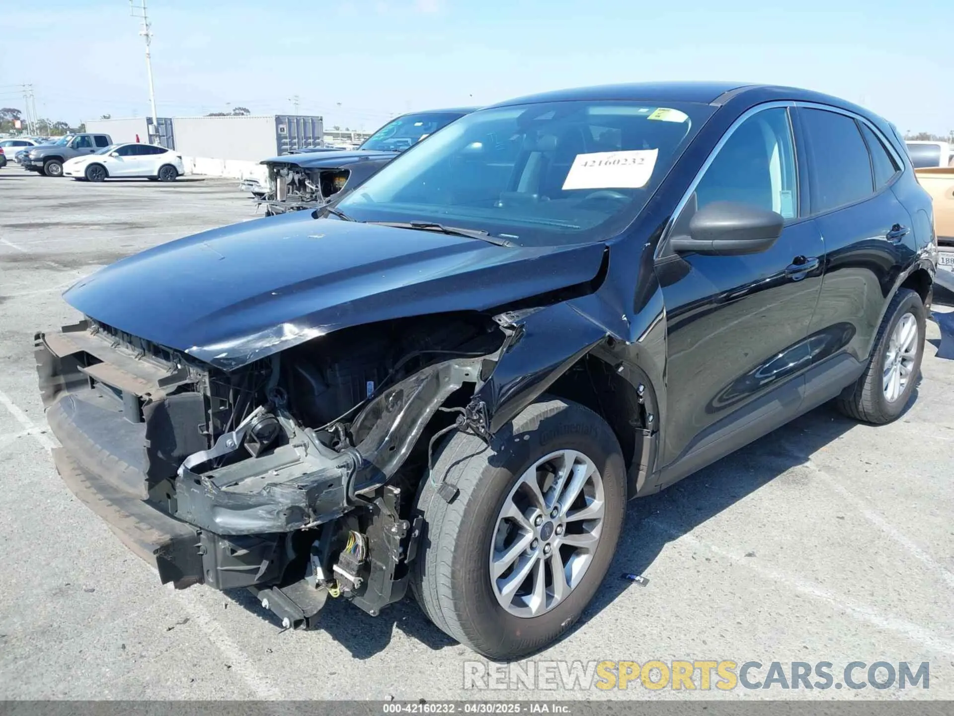 2 fotografías del automóvil dañado 1FMCU9G65NUA70007 FORD ESCAPE 2022