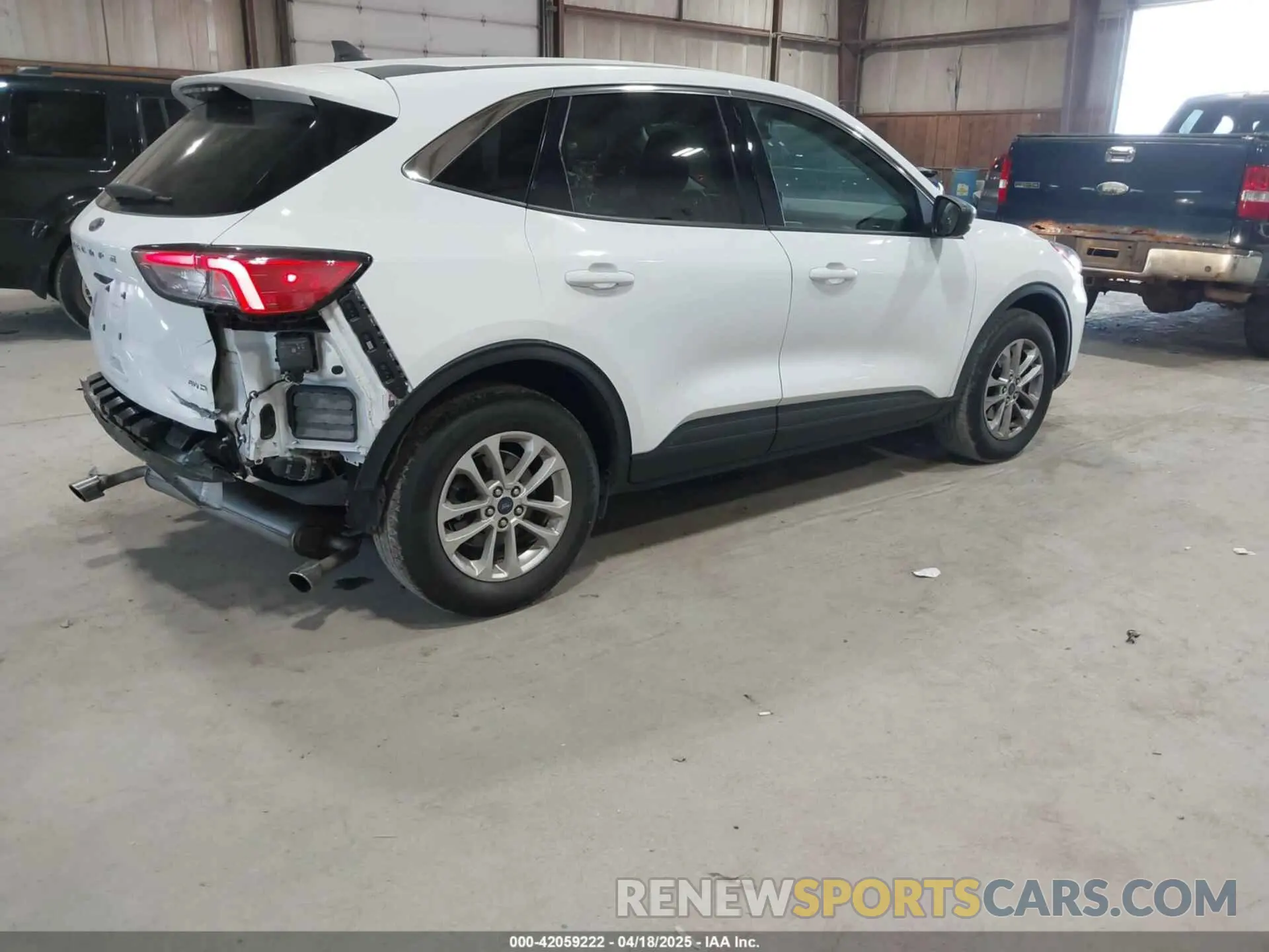 4 fotografías del automóvil dañado 1FMCU9G65NUB12899 FORD ESCAPE 2022