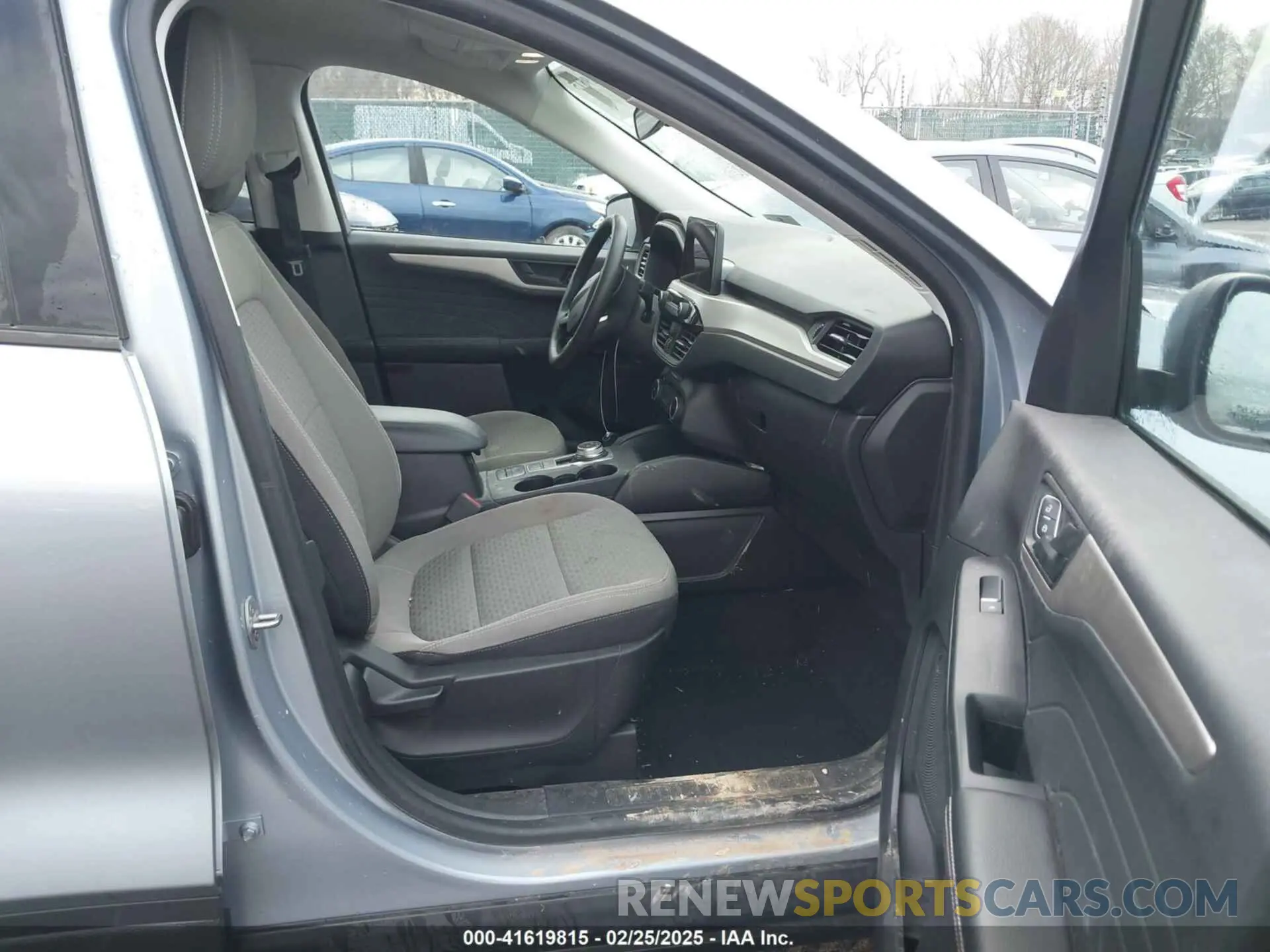 5 fotografías del automóvil dañado 1FMCU9G65NUB67689 FORD ESCAPE 2022