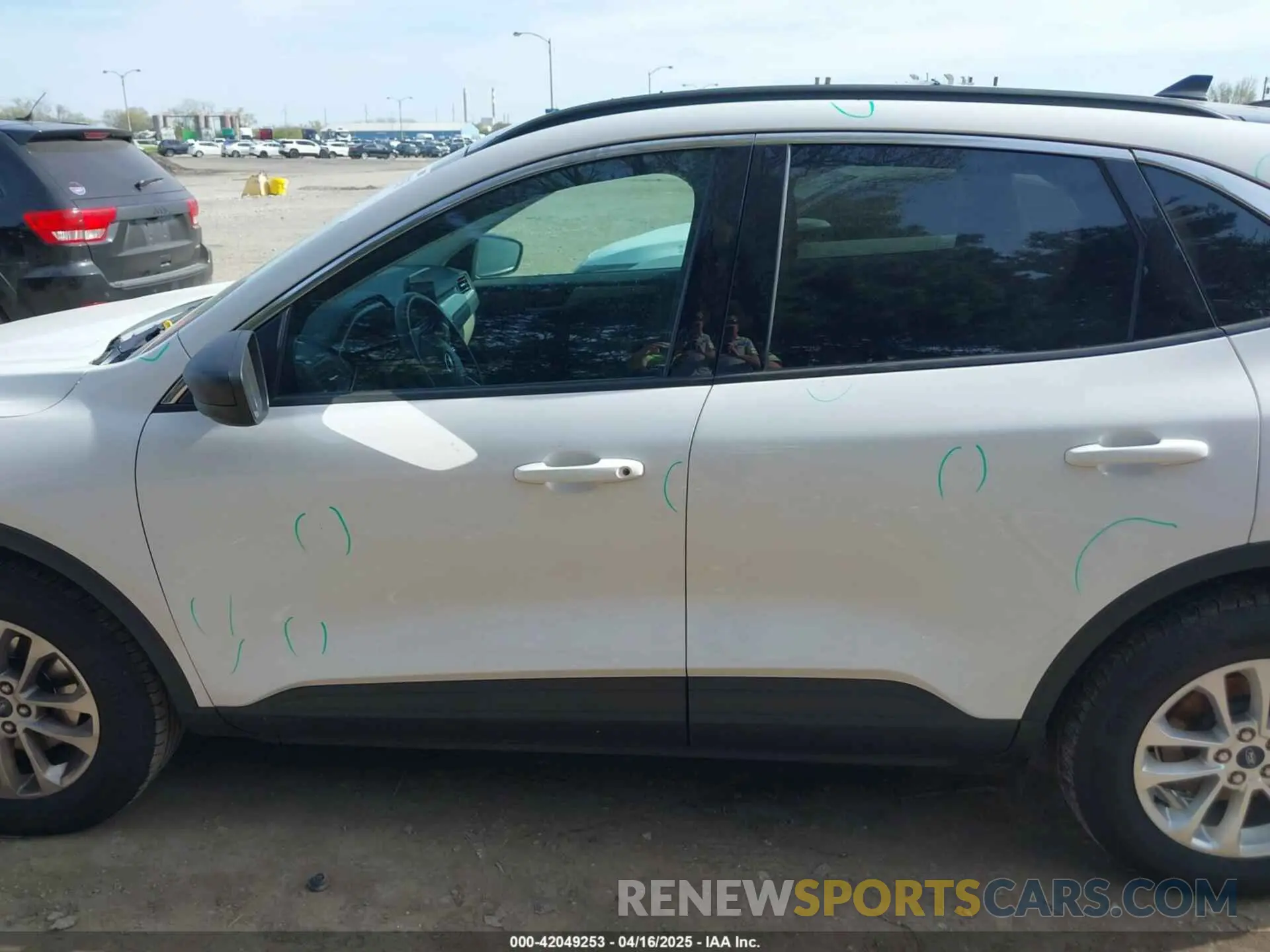 14 fotografías del automóvil dañado 1FMCU9G66NUA79069 FORD ESCAPE 2022