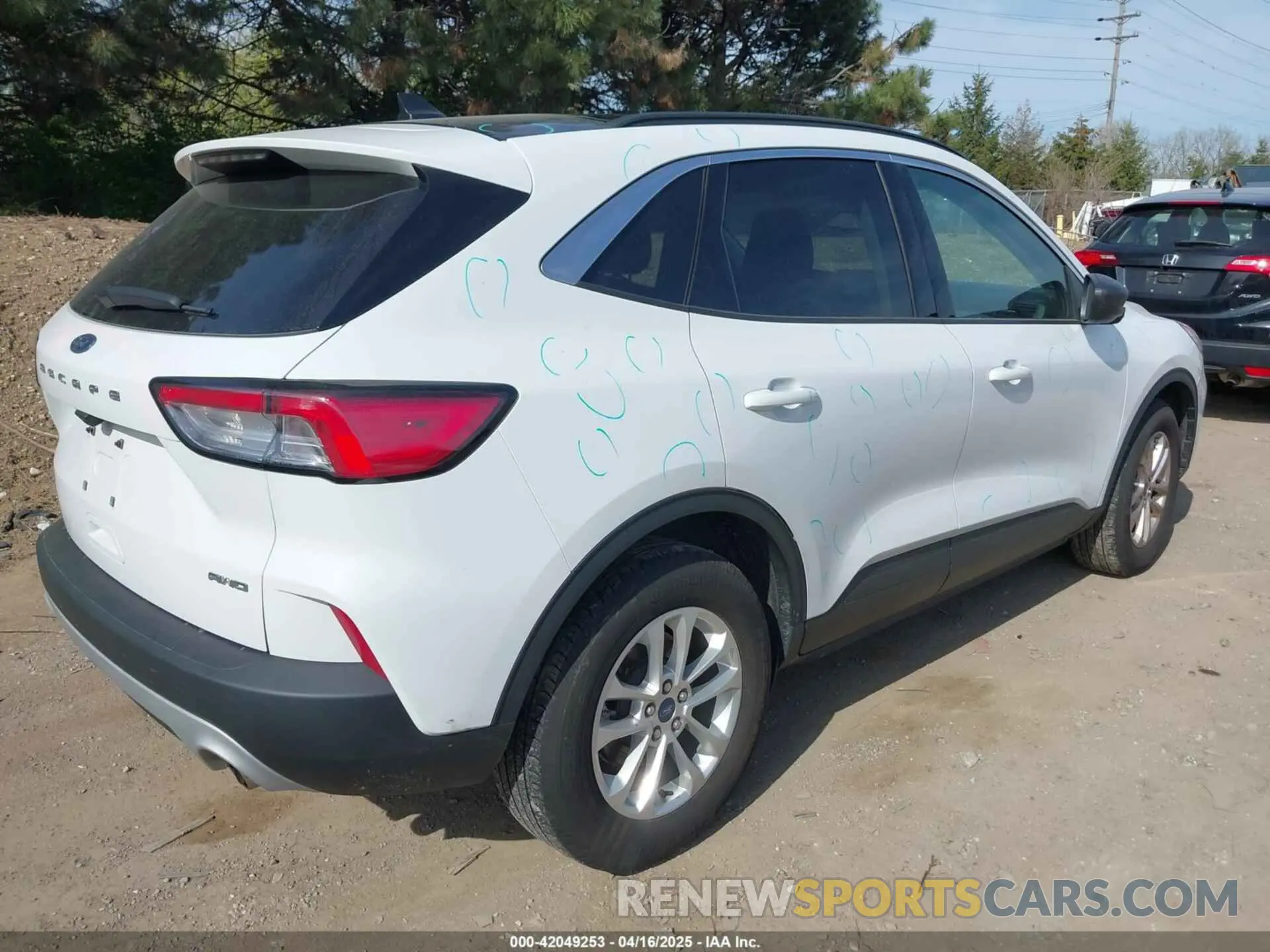 4 fotografías del automóvil dañado 1FMCU9G66NUA79069 FORD ESCAPE 2022