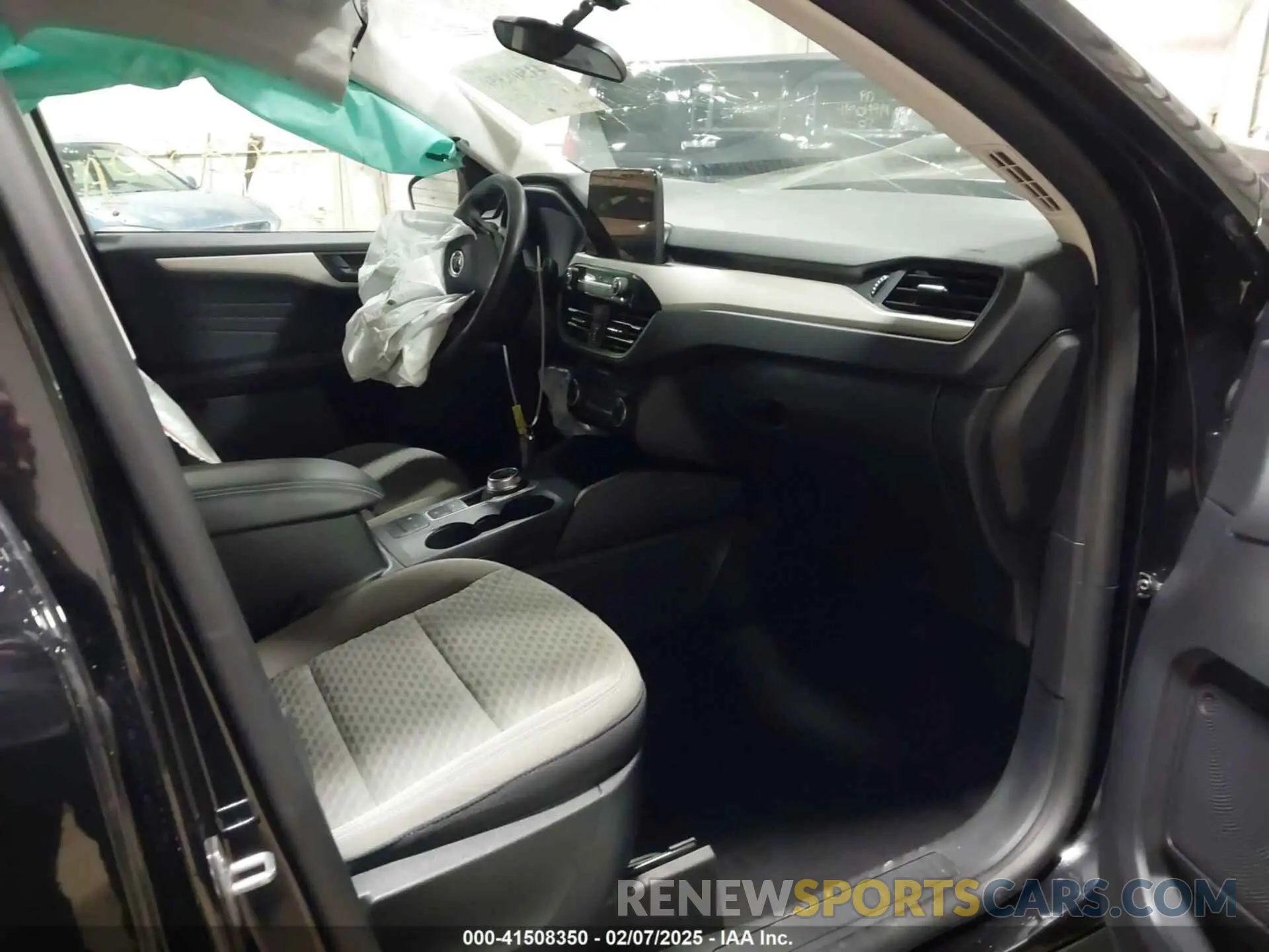 5 fotografías del automóvil dañado 1FMCU9G66NUA93098 FORD ESCAPE 2022