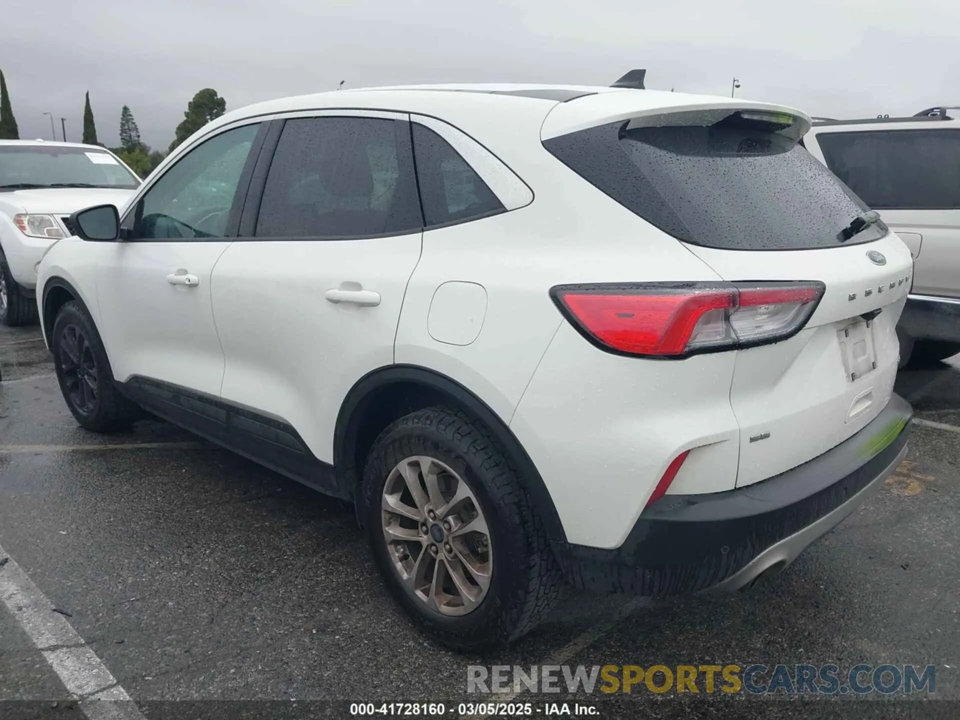 3 fotografías del automóvil dañado 1FMCU9G67NUA60854 FORD ESCAPE 2022
