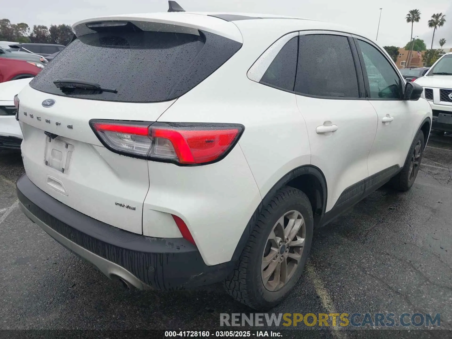 4 fotografías del automóvil dañado 1FMCU9G67NUA60854 FORD ESCAPE 2022