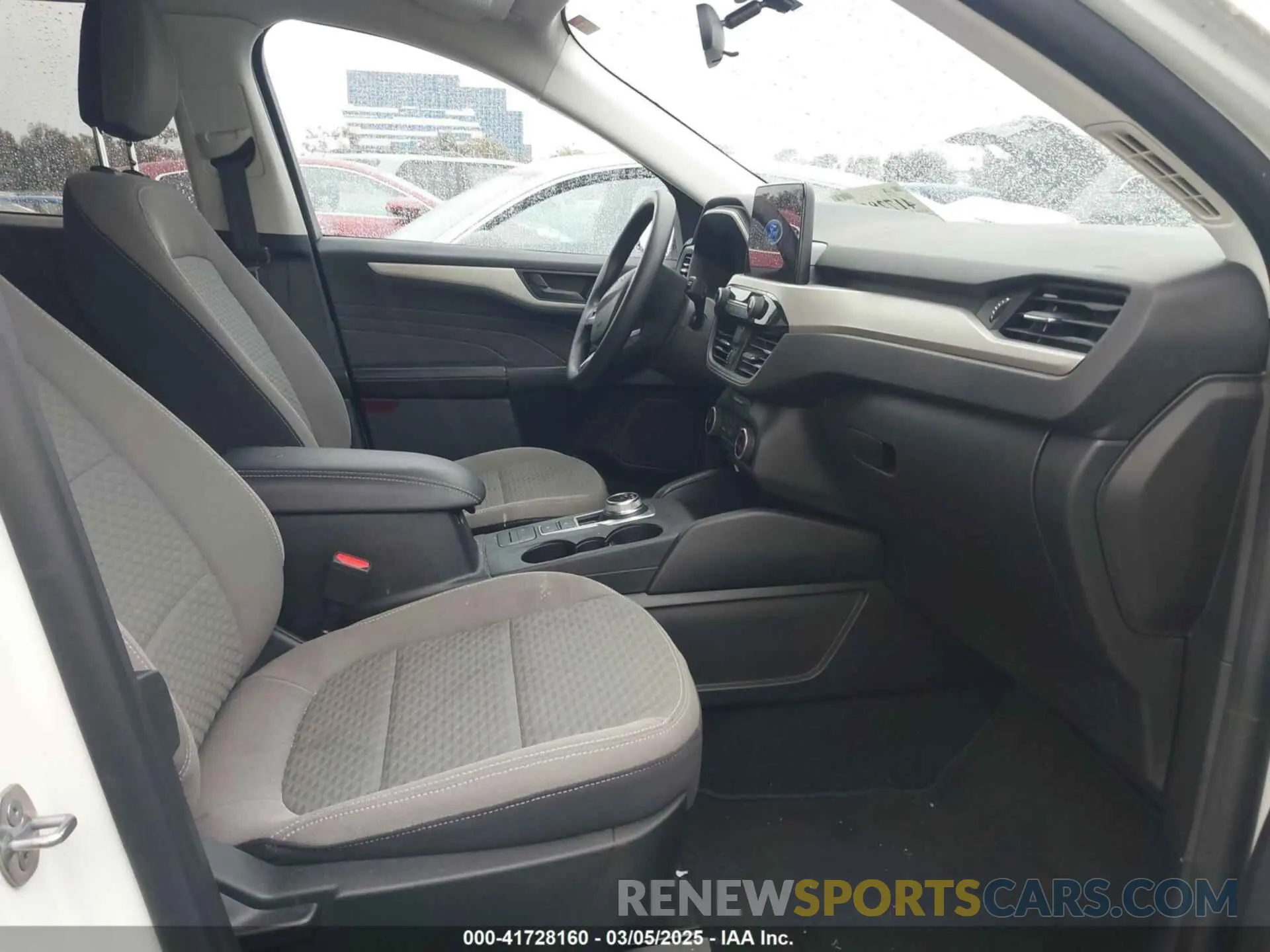 5 fotografías del automóvil dañado 1FMCU9G67NUA60854 FORD ESCAPE 2022