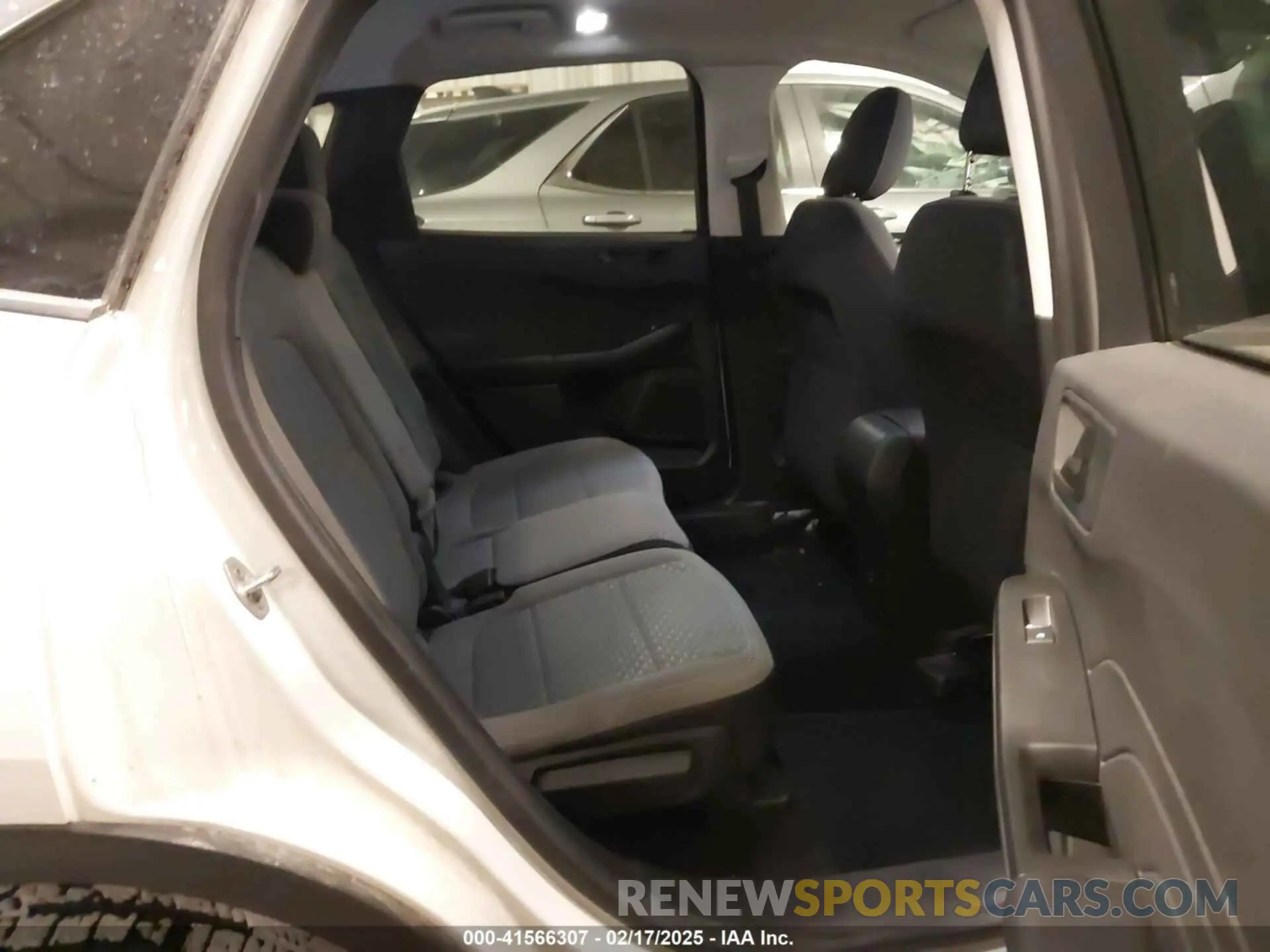 8 fotografías del automóvil dañado 1FMCU9G67NUA61017 FORD ESCAPE 2022