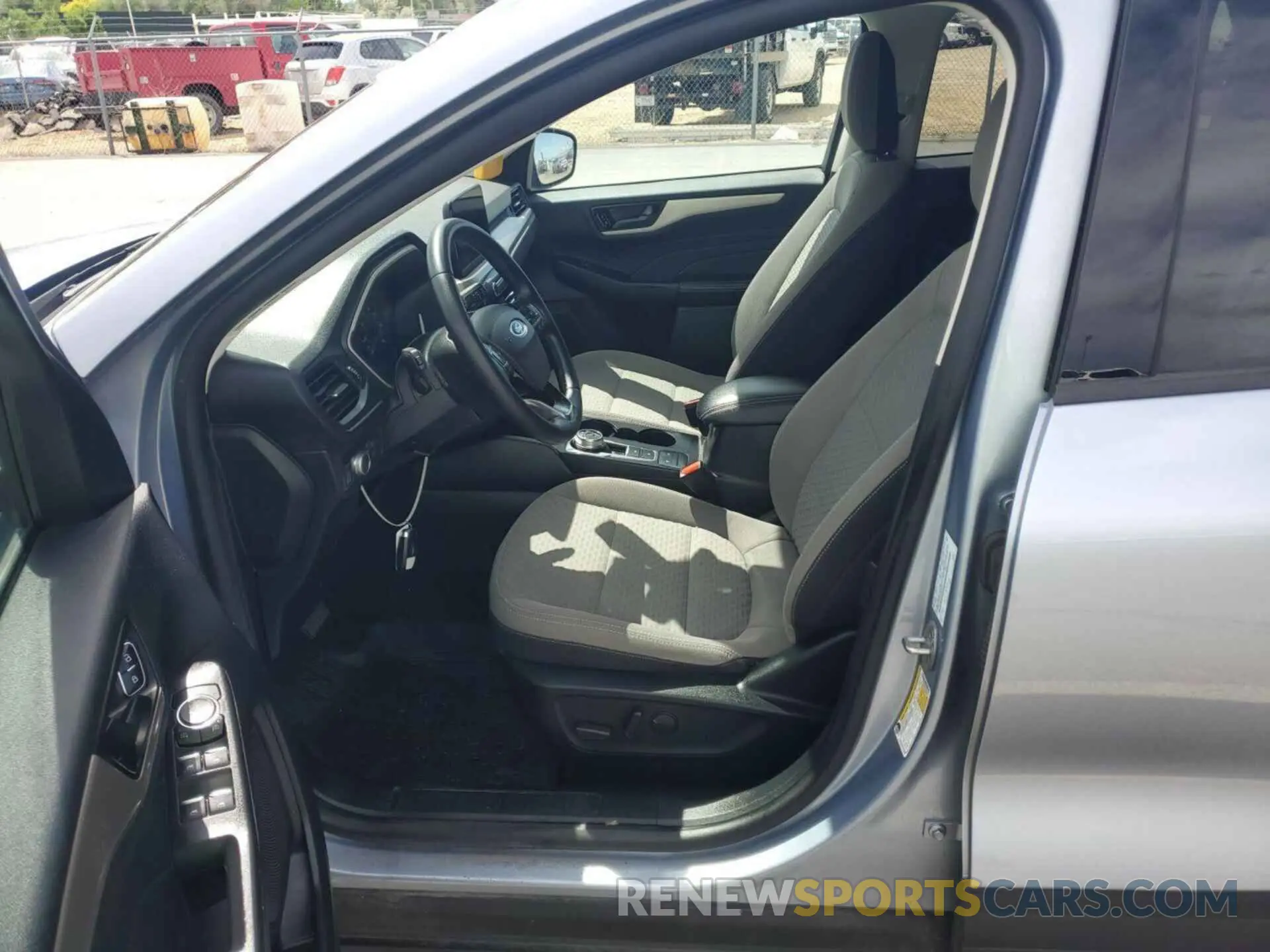 13 fotografías del automóvil dañado 1FMCU9G67NUB33074 FORD ESCAPE 2022