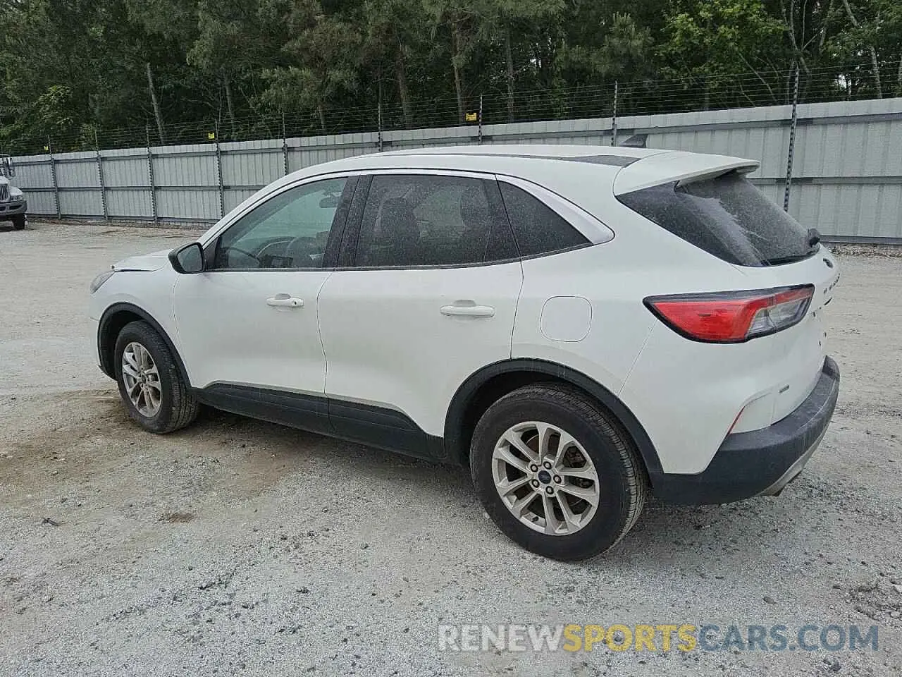 2 fotografías del automóvil dañado 1FMCU9G68NUA60880 FORD ESCAPE 2022