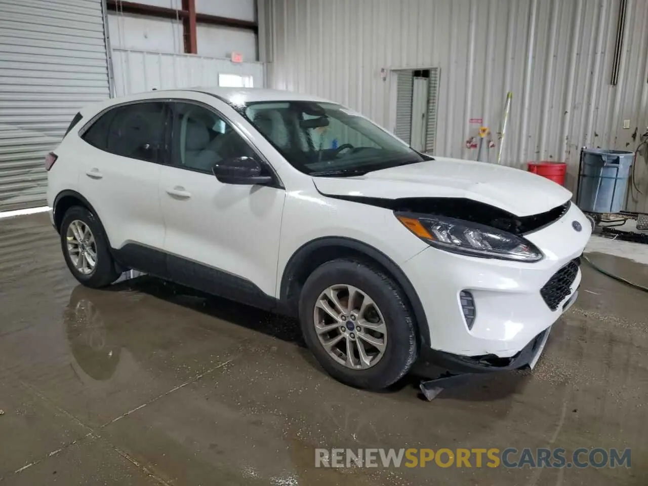 4 fotografías del automóvil dañado 1FMCU9G68NUB81649 FORD ESCAPE 2022