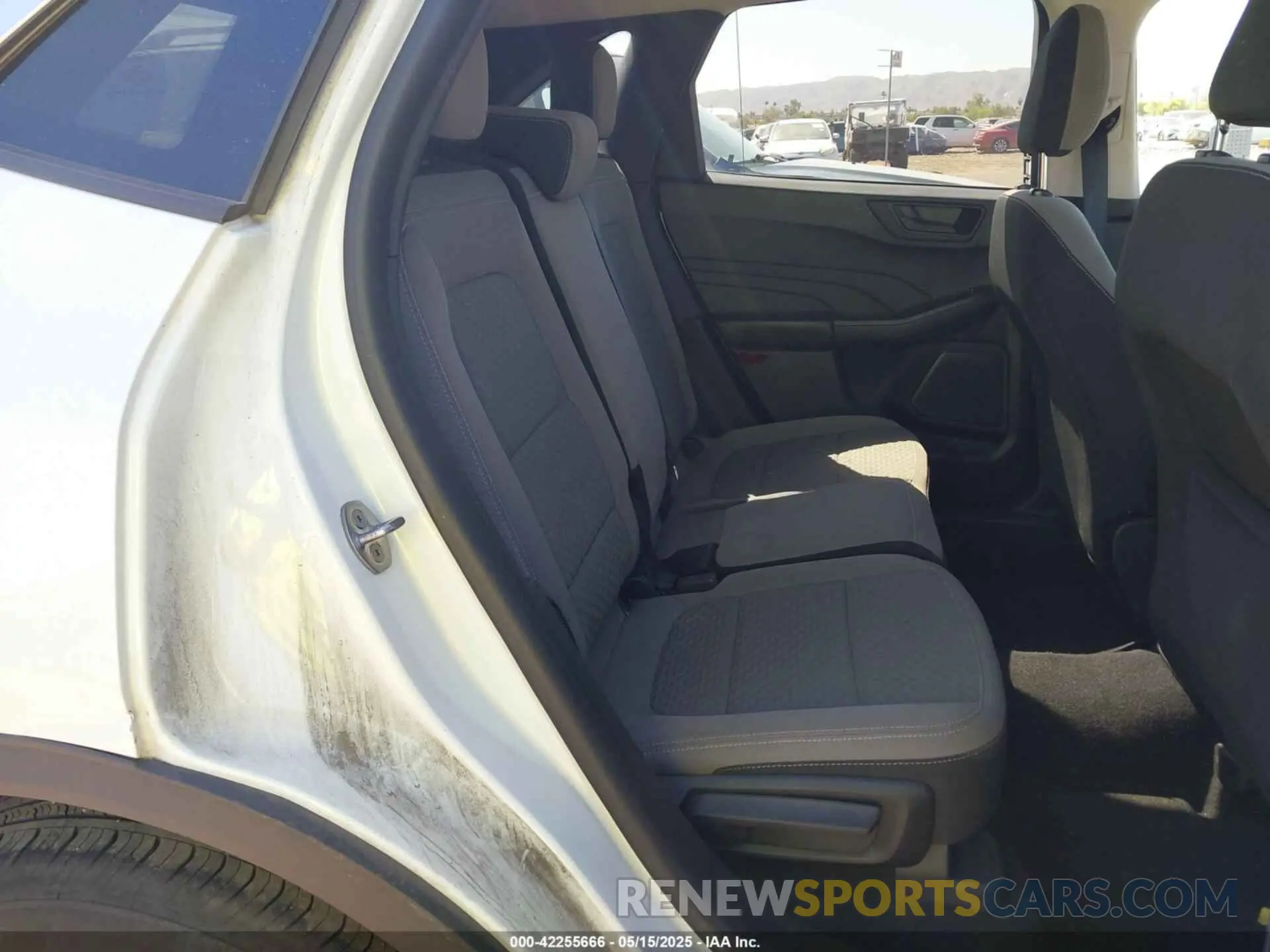 8 fotografías del automóvil dañado 1FMCU9G69NUA60967 FORD ESCAPE 2022