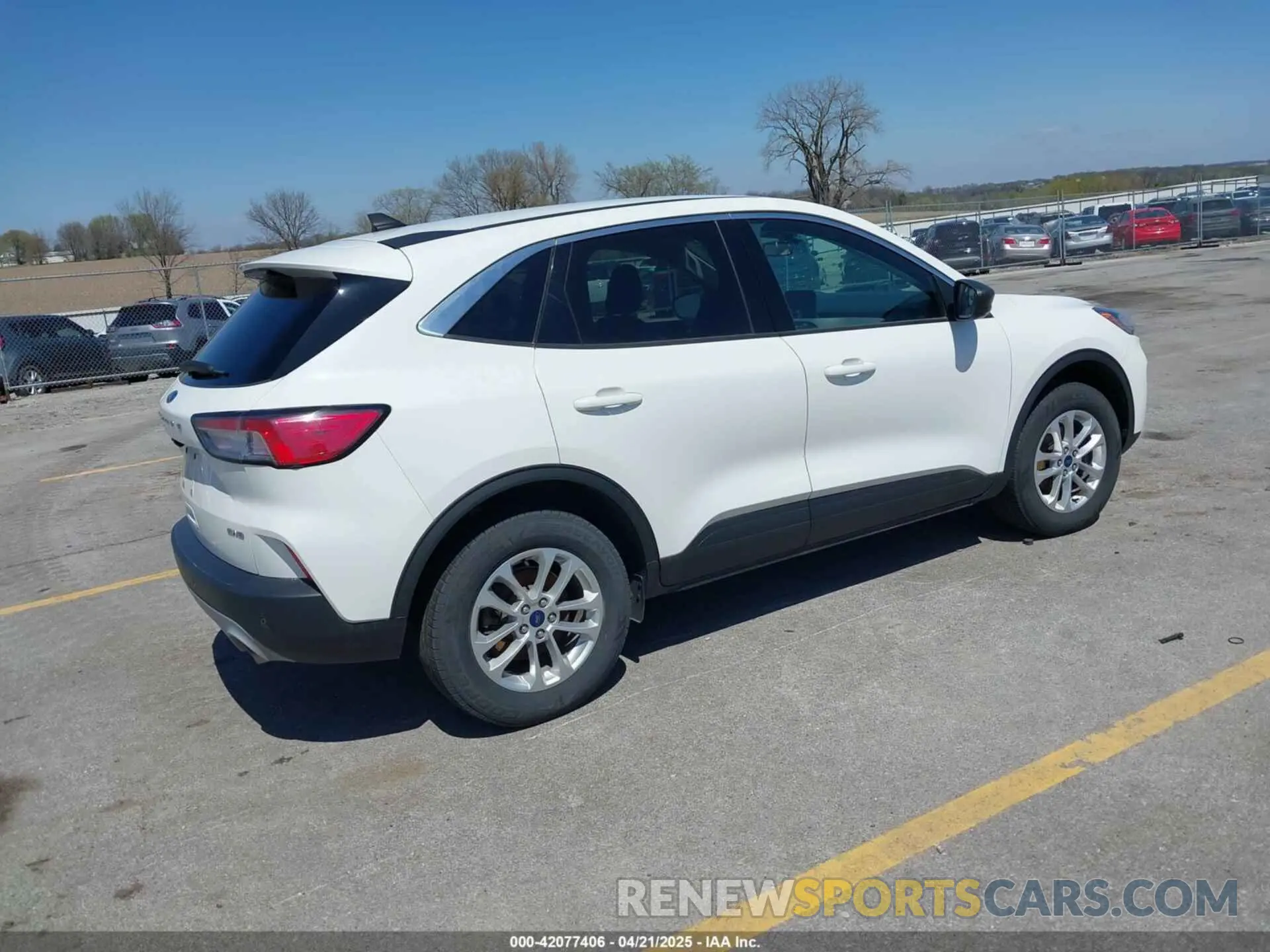 4 fotografías del automóvil dañado 1FMCU9G69NUA61133 FORD ESCAPE 2022