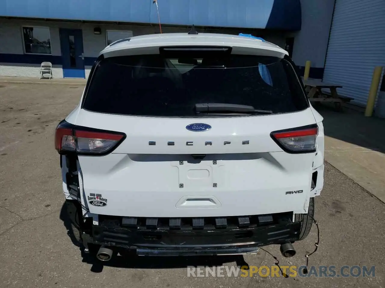6 fotografías del automóvil dañado 1FMCU9G69NUB13389 FORD ESCAPE 2022