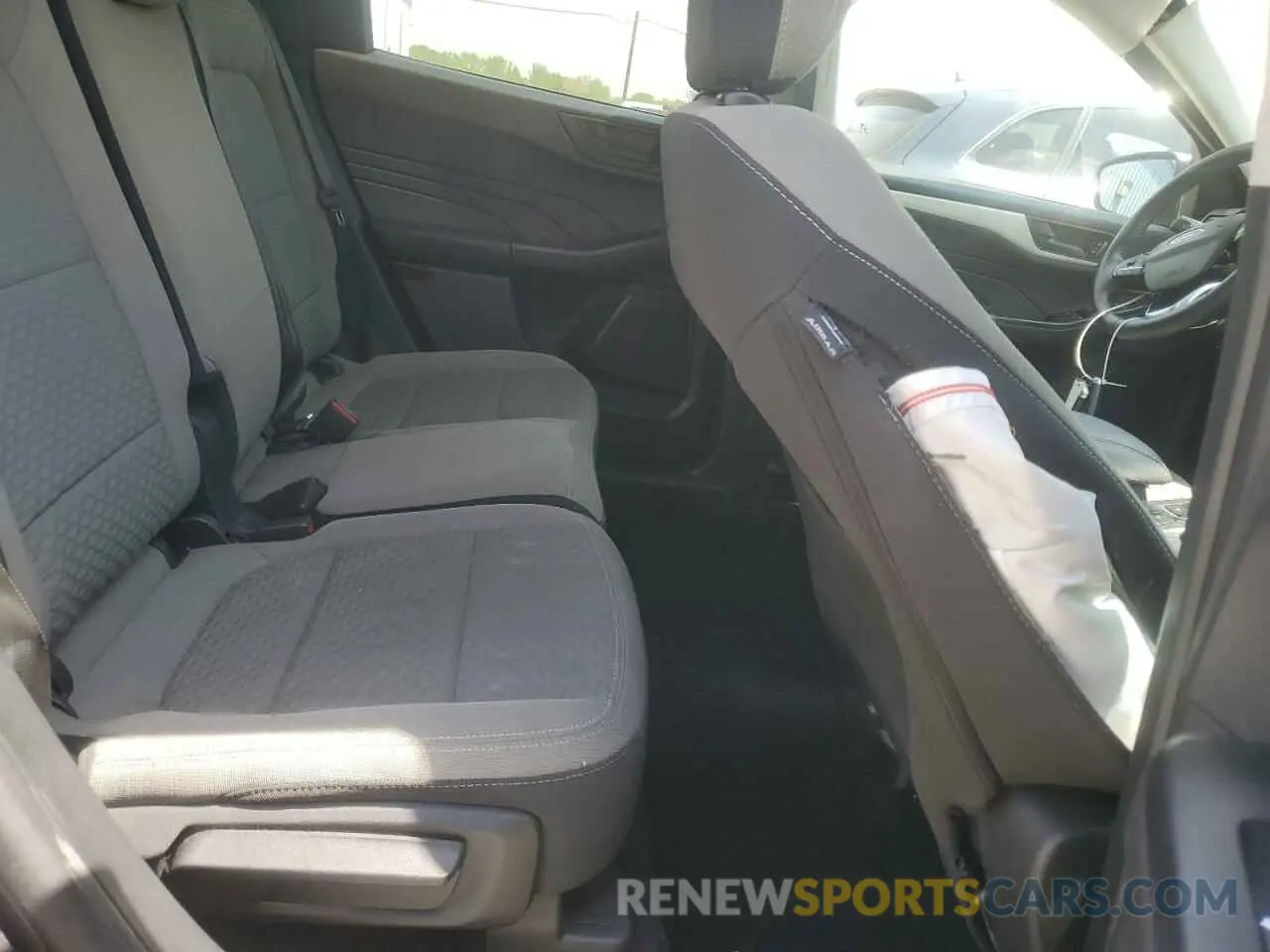 11 fotografías del automóvil dañado 1FMCU9G6XNUB44621 FORD ESCAPE 2022