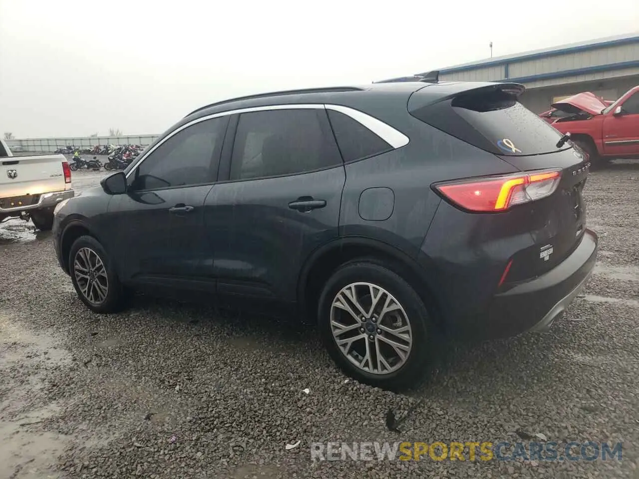2 fotografías del automóvil dañado 1FMCU9H62NUB78440 FORD ESCAPE 2022