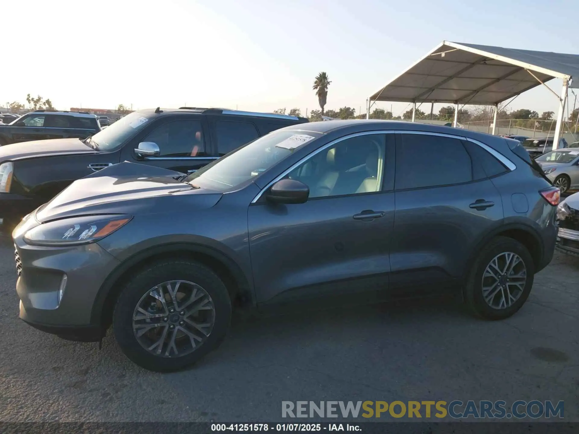 14 fotografías del automóvil dañado 1FMCU9H65NUA72628 FORD ESCAPE 2022
