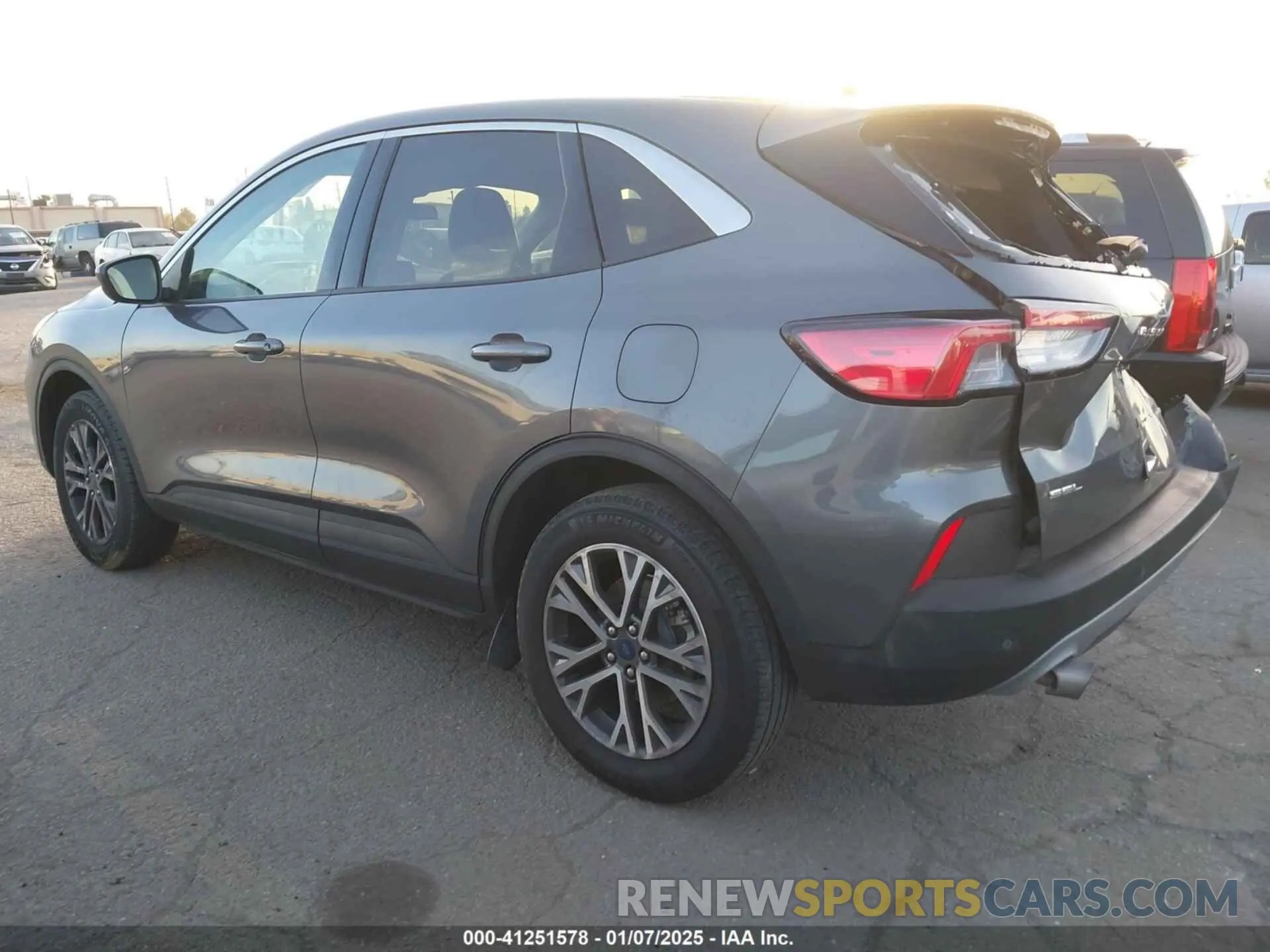 3 fotografías del automóvil dañado 1FMCU9H65NUA72628 FORD ESCAPE 2022