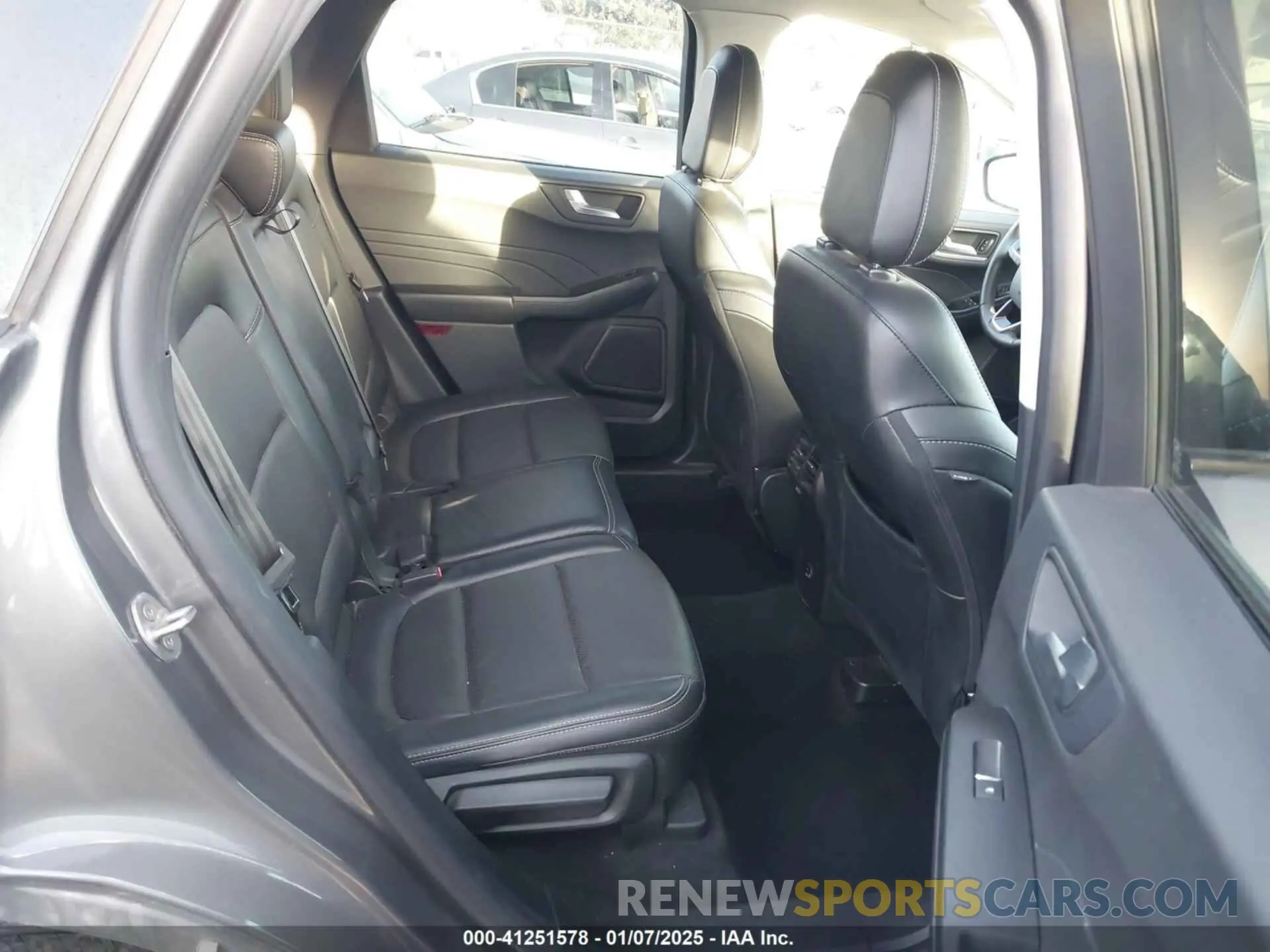 8 fotografías del automóvil dañado 1FMCU9H65NUA72628 FORD ESCAPE 2022