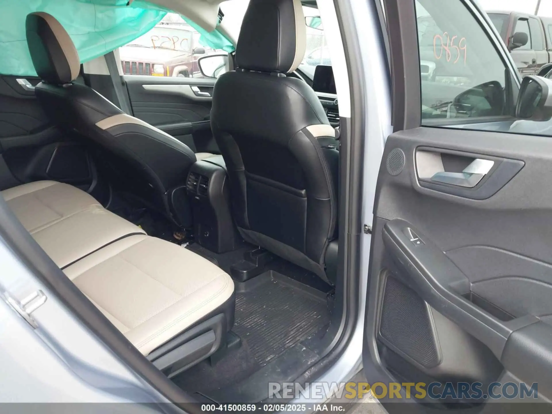 8 fotografías del automóvil dañado 1FMCU9H69NUA98519 FORD ESCAPE 2022