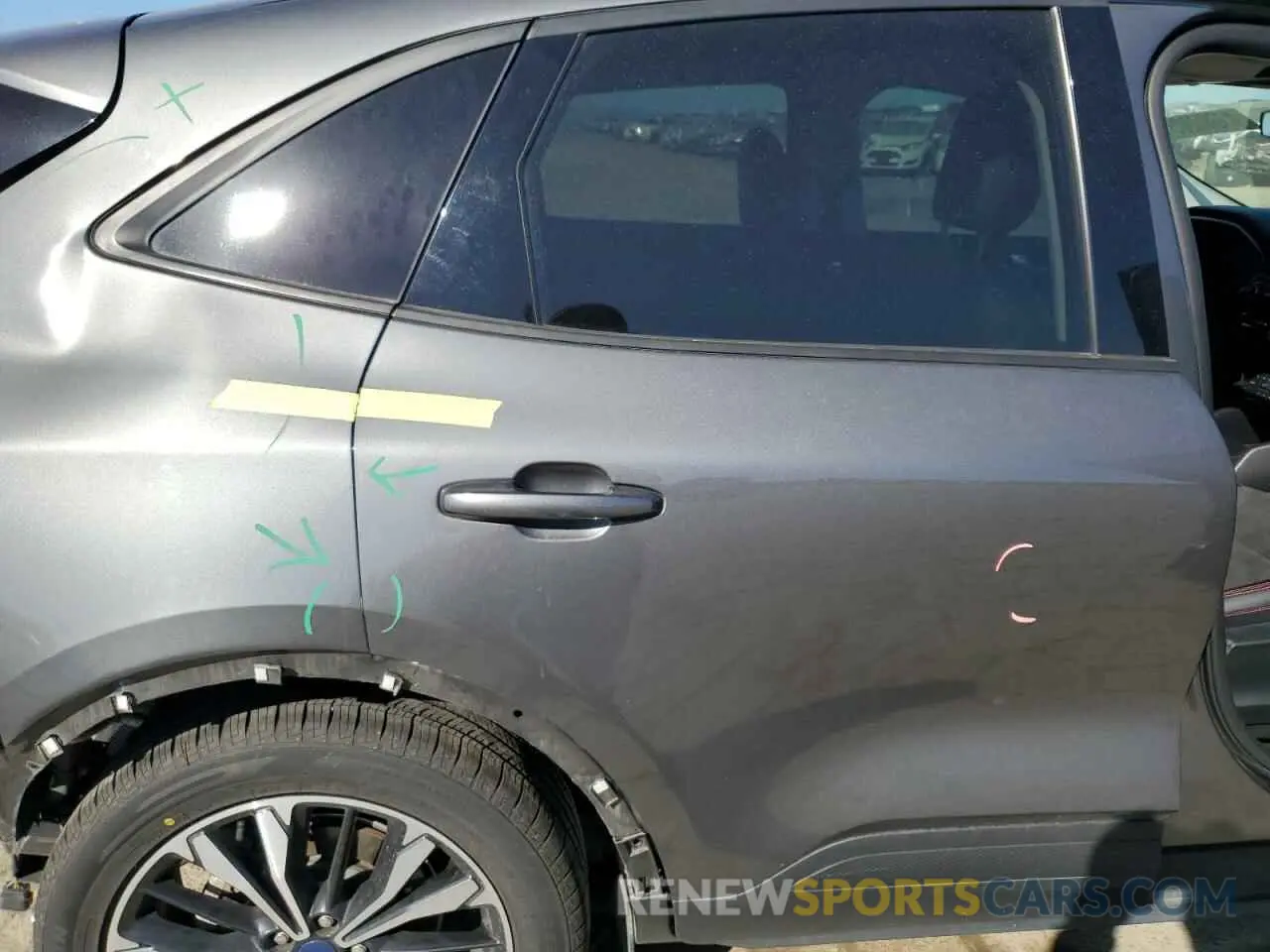 11 fotografías del automóvil dañado 1FMCU9H90NUB33927 FORD ESCAPE 2022