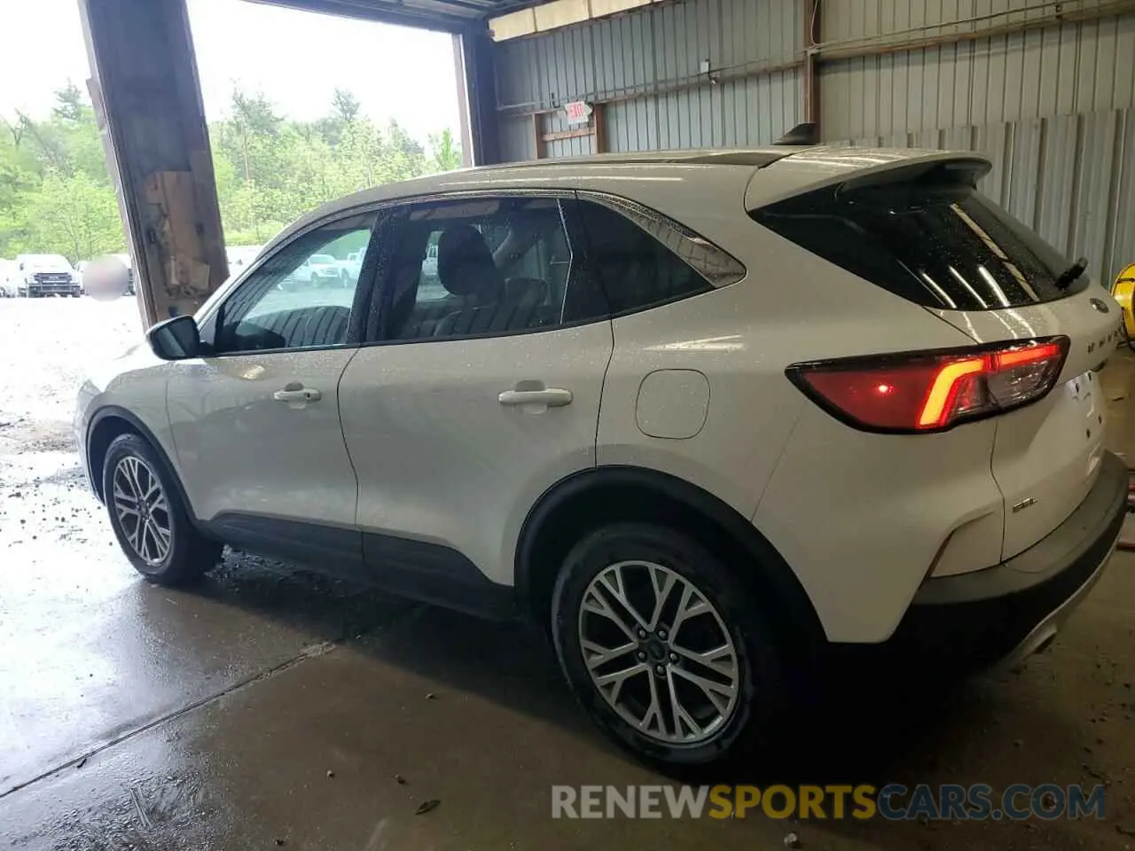 2 fotografías del automóvil dañado 1FMCU9H92NUB12190 FORD ESCAPE 2022