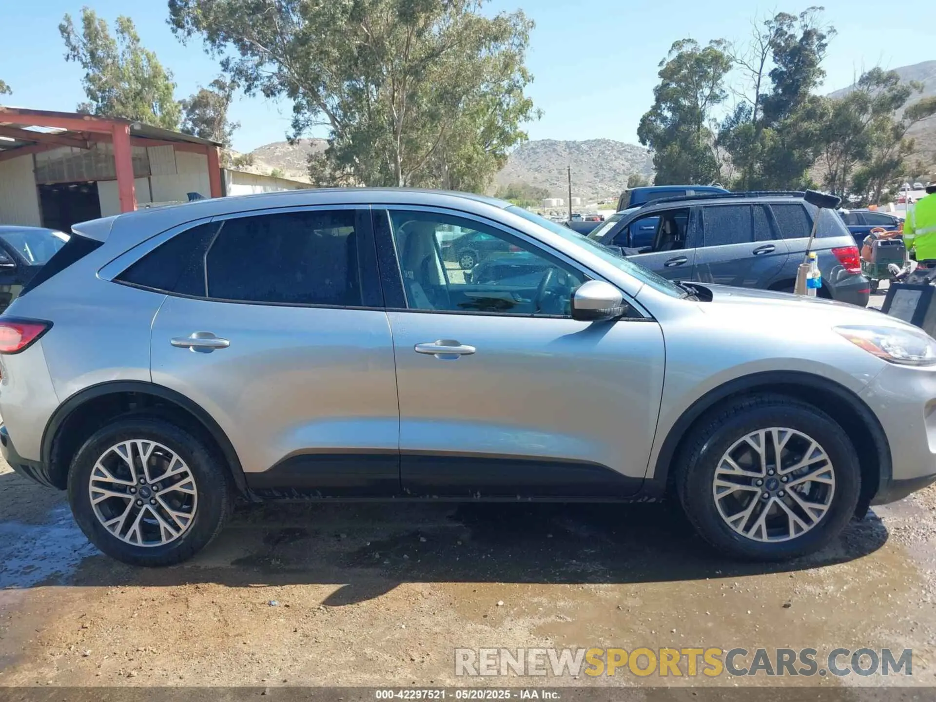 13 fotografías del automóvil dañado 1FMCU9H92NUB12920 FORD ESCAPE 2022