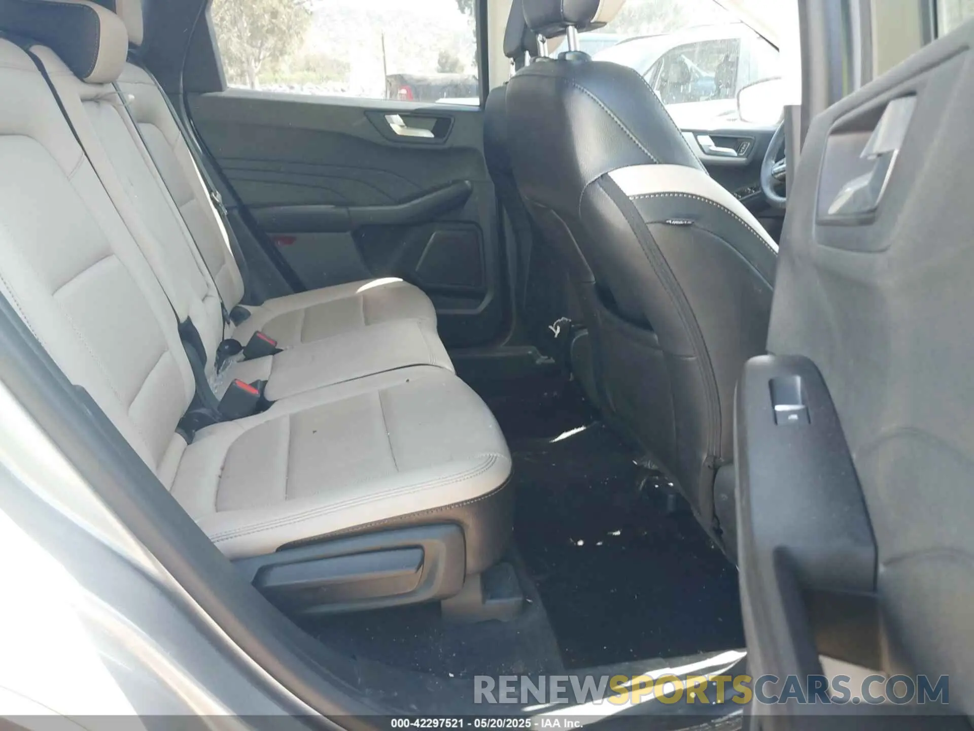 8 fotografías del automóvil dañado 1FMCU9H92NUB12920 FORD ESCAPE 2022