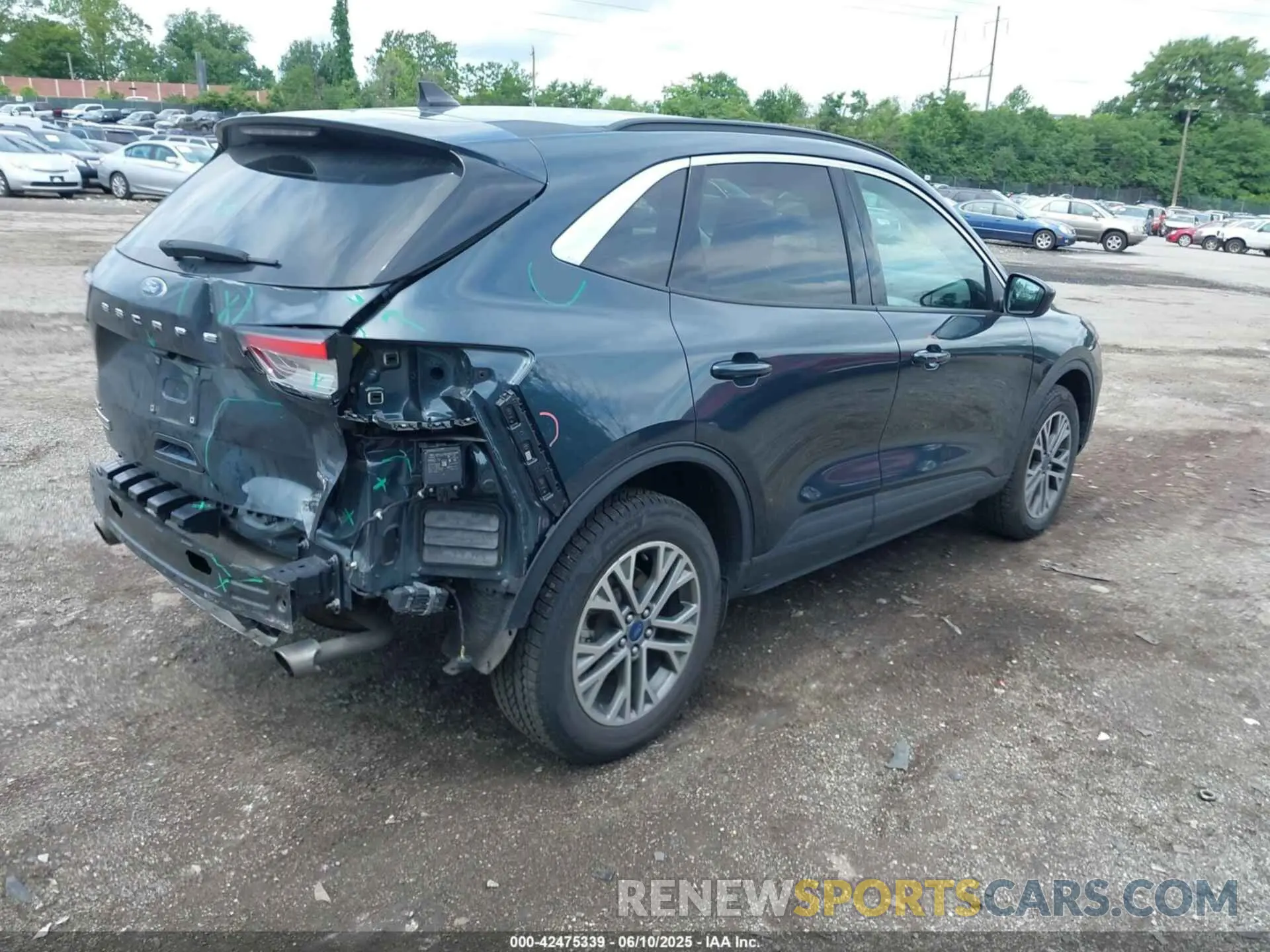 4 fotografías del automóvil dañado 1FMCU9H92NUB97841 FORD ESCAPE 2022
