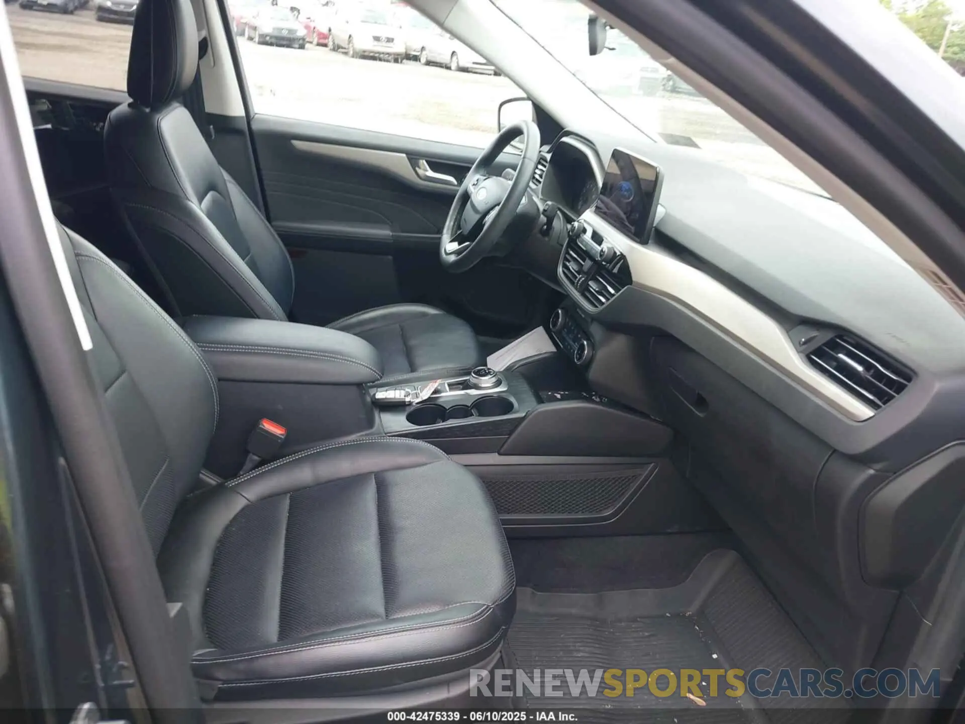 5 fotografías del automóvil dañado 1FMCU9H92NUB97841 FORD ESCAPE 2022