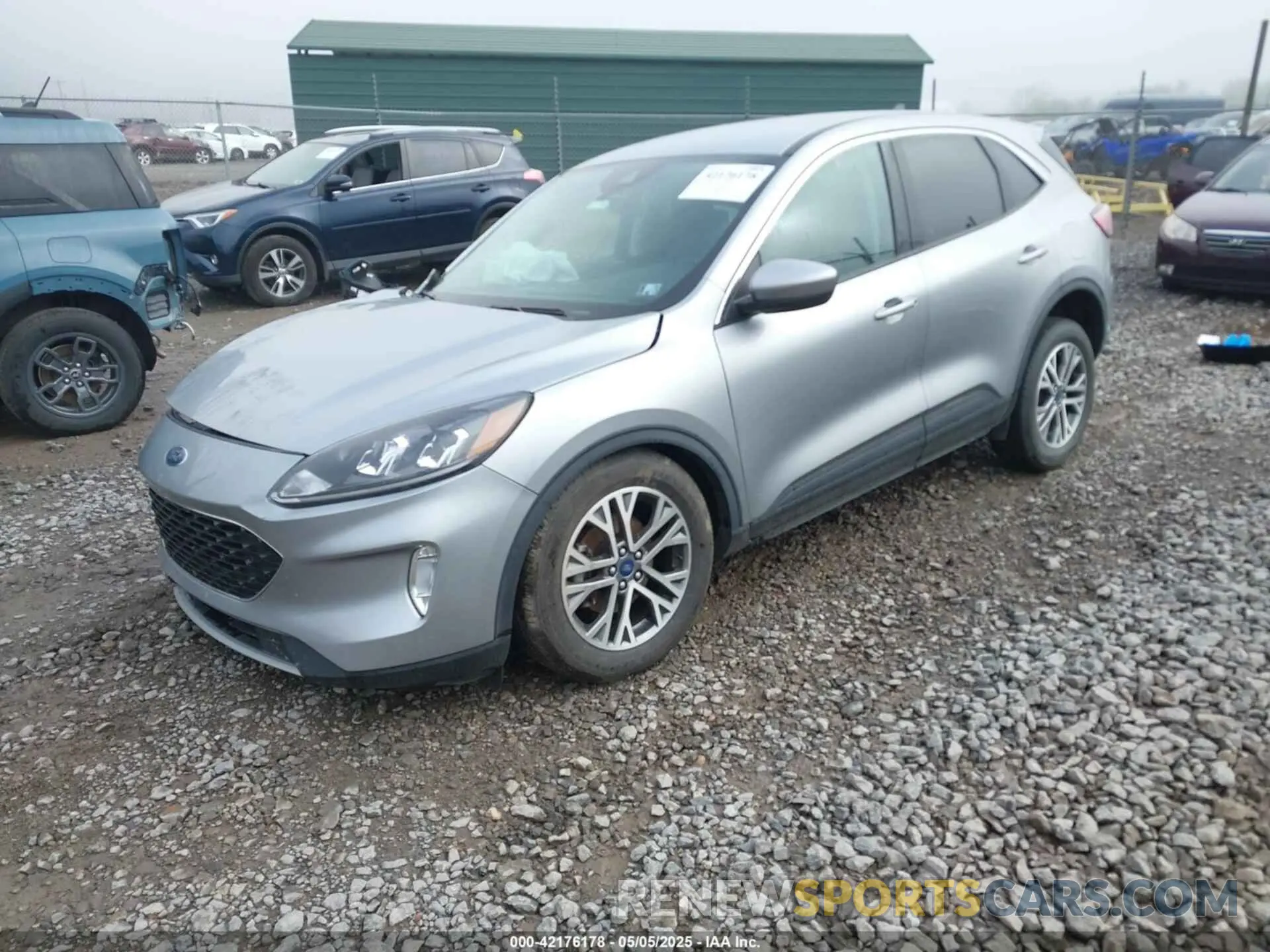2 fotografías del automóvil dañado 1FMCU9H94NUA10776 FORD ESCAPE 2022