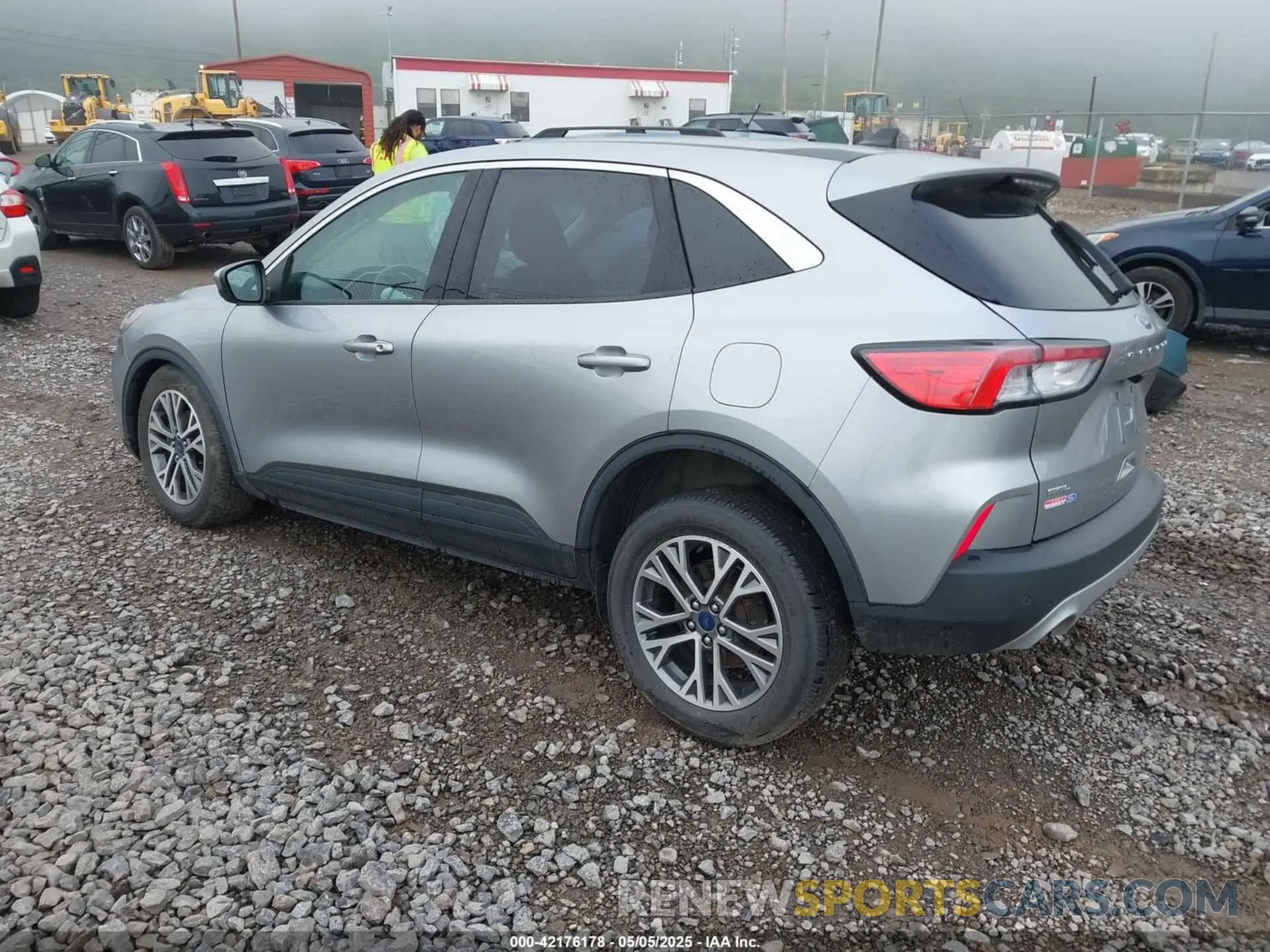 3 fotografías del automóvil dañado 1FMCU9H94NUA10776 FORD ESCAPE 2022